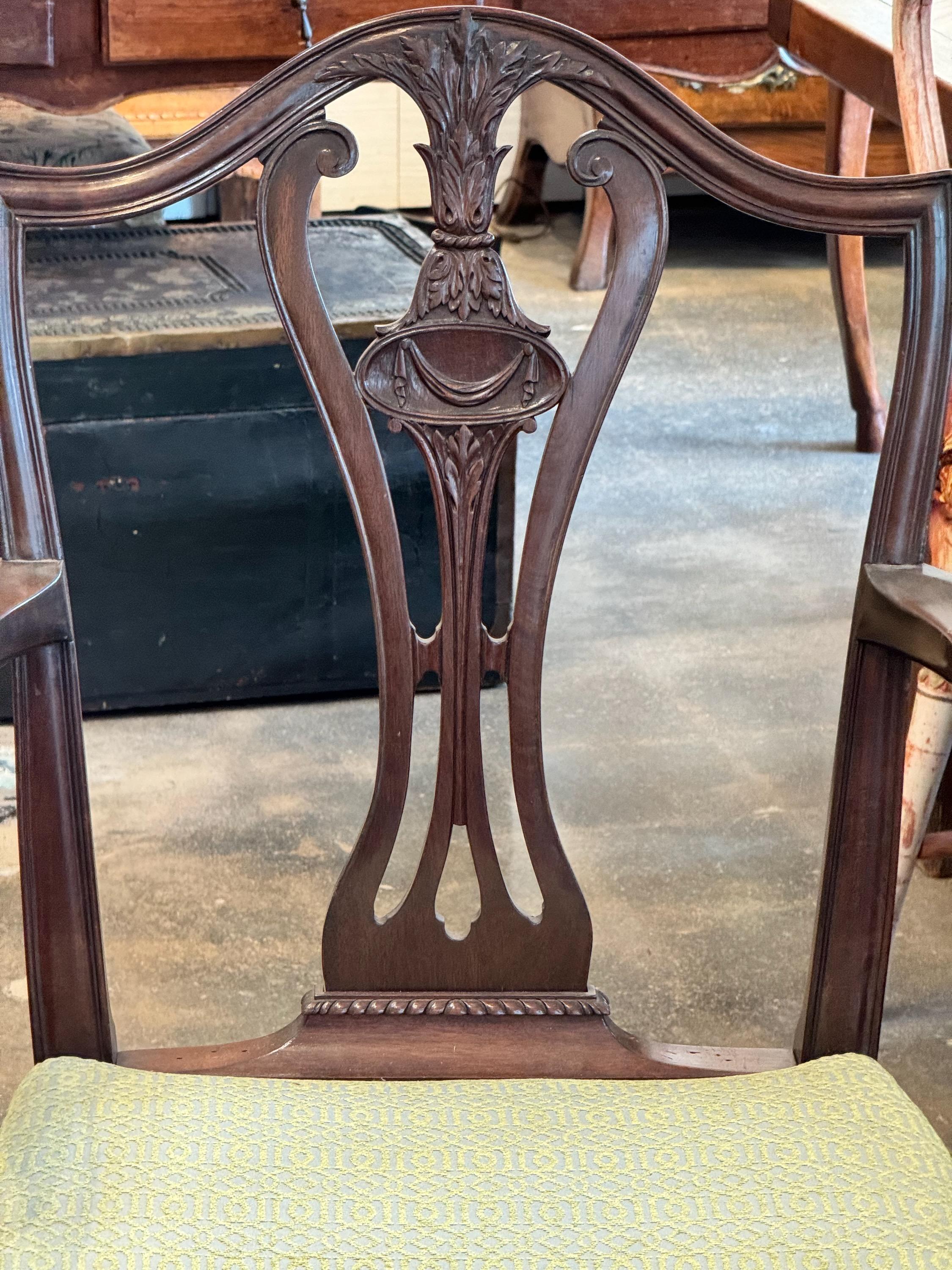 Late 19th Century Set of Twelve Mahogany Dining Chairs For Sale 2
