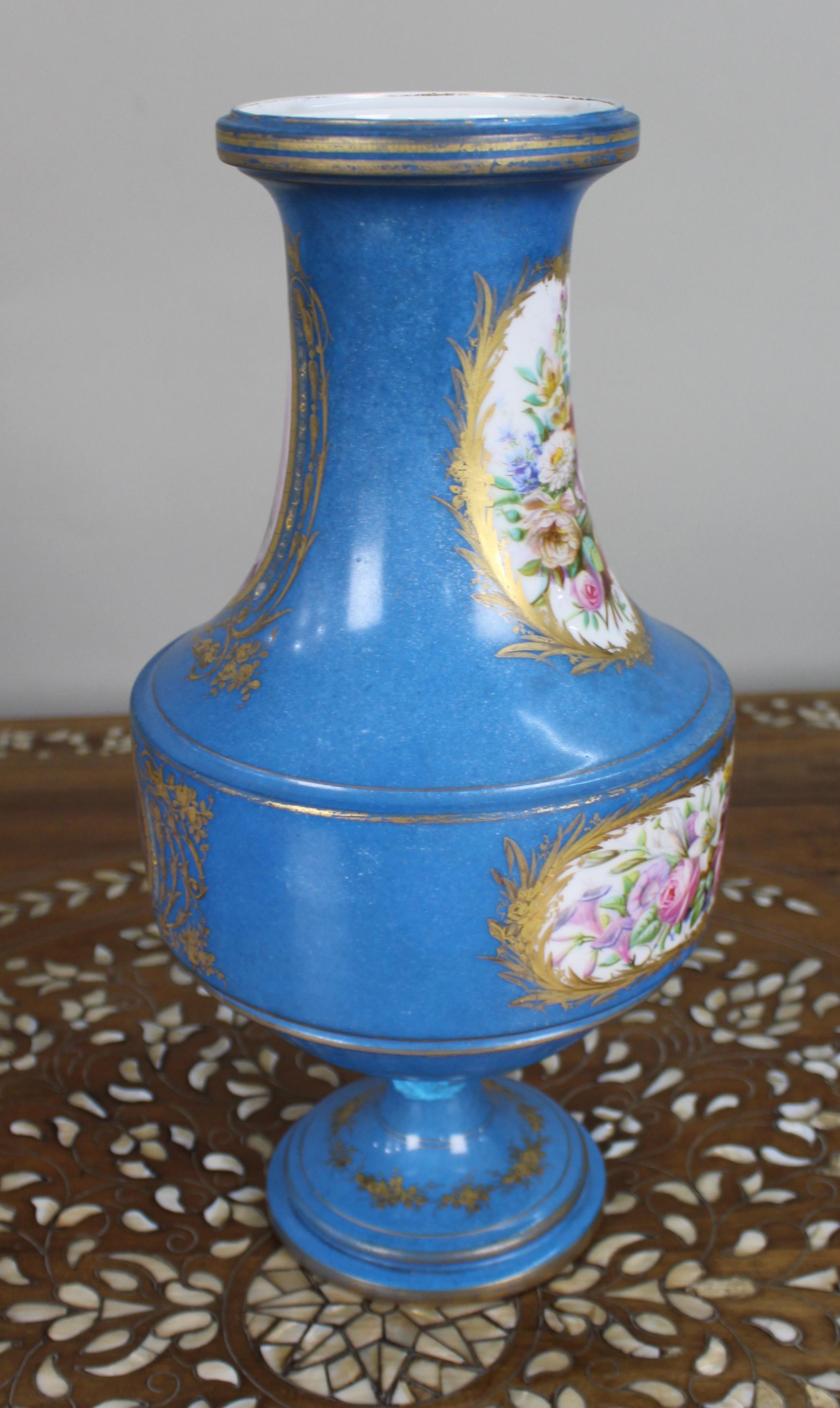Late 19th Century Sèvres-Style Bleu Céleste Porcelain Vase im Angebot 4