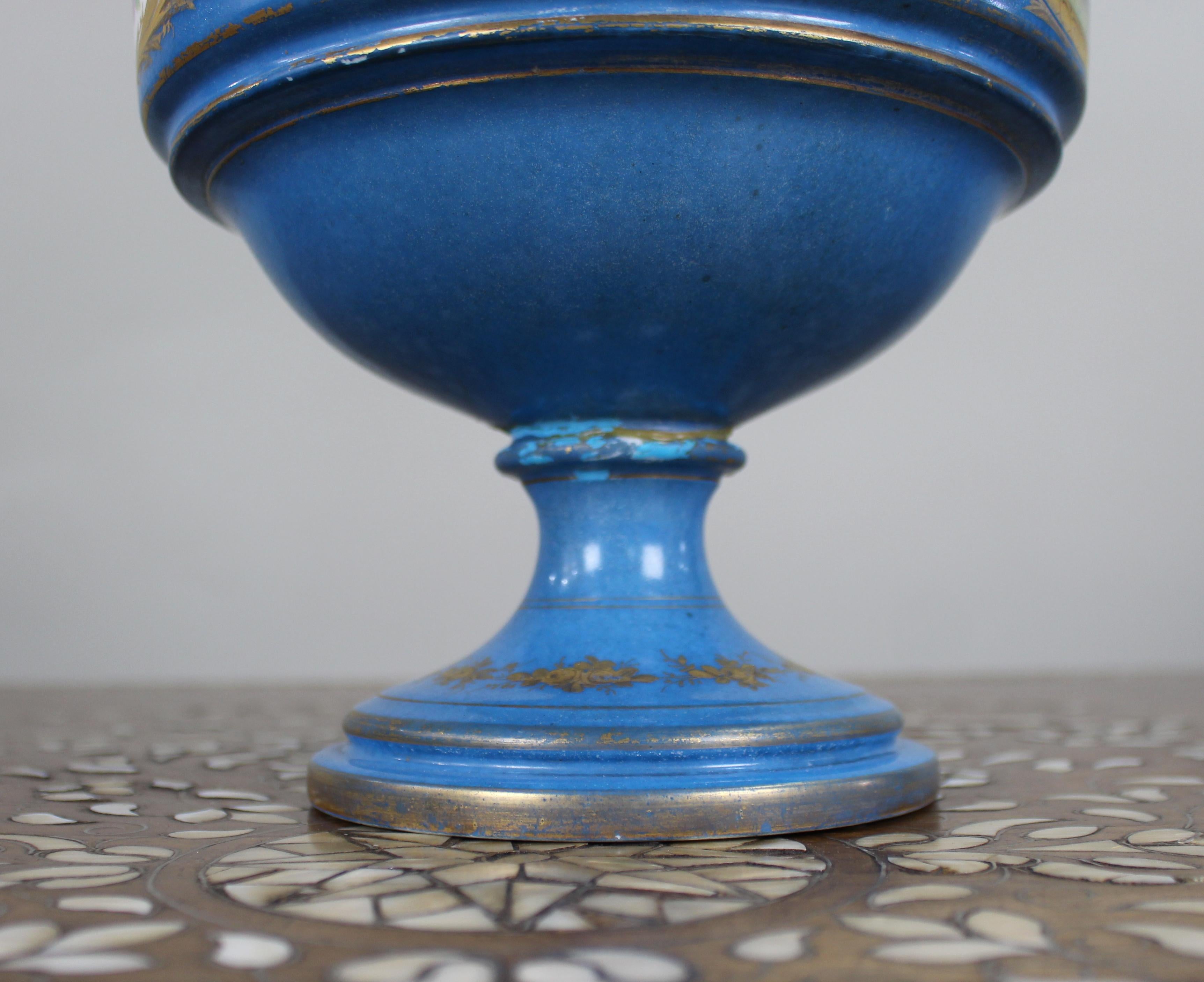 Late 19th Century Sèvres-Style Bleu Céleste Porcelain Vase (Porzellan) im Angebot