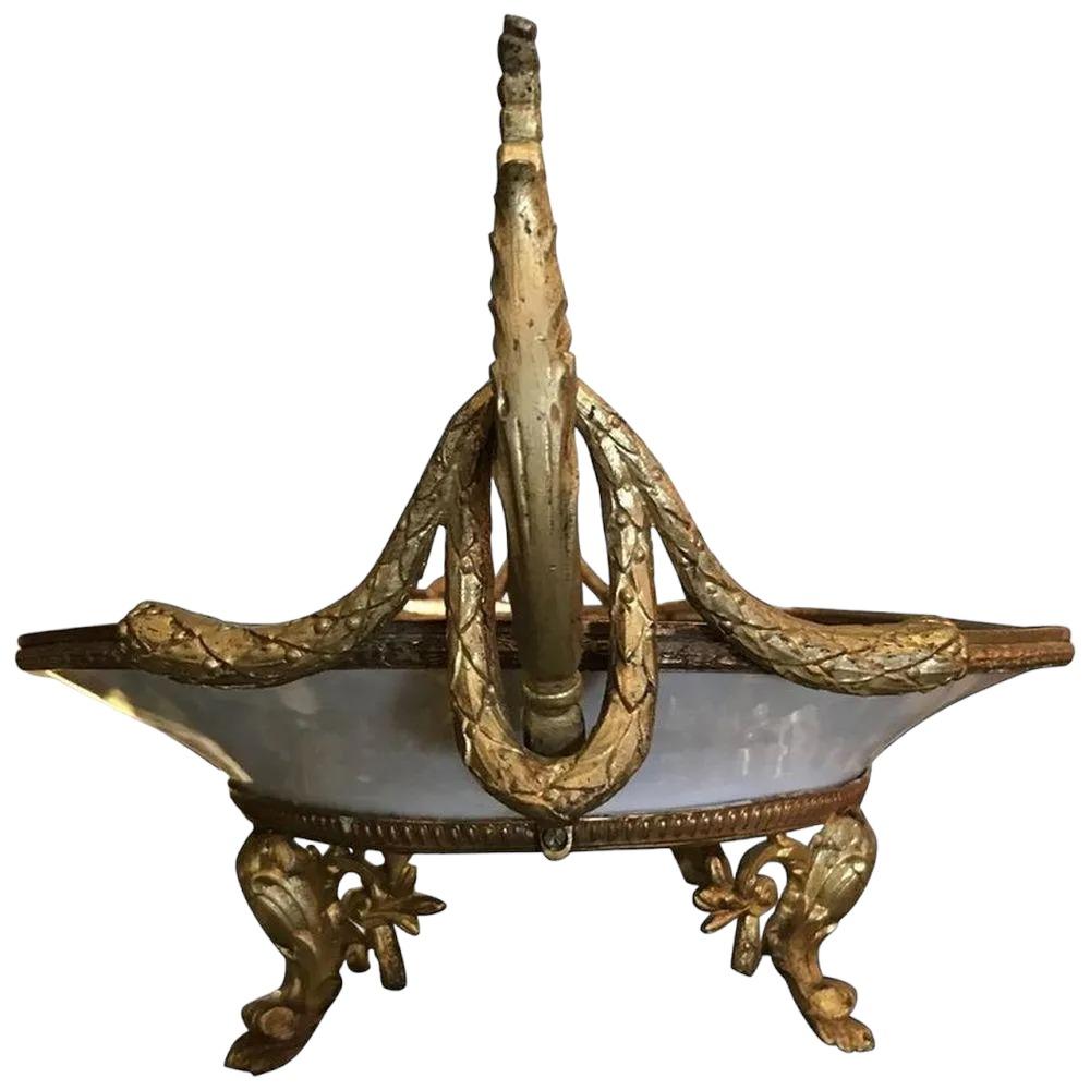 Français Assiette en porcelaine et bronze doré de la fin du 19e siècle de style Sèvres en vente