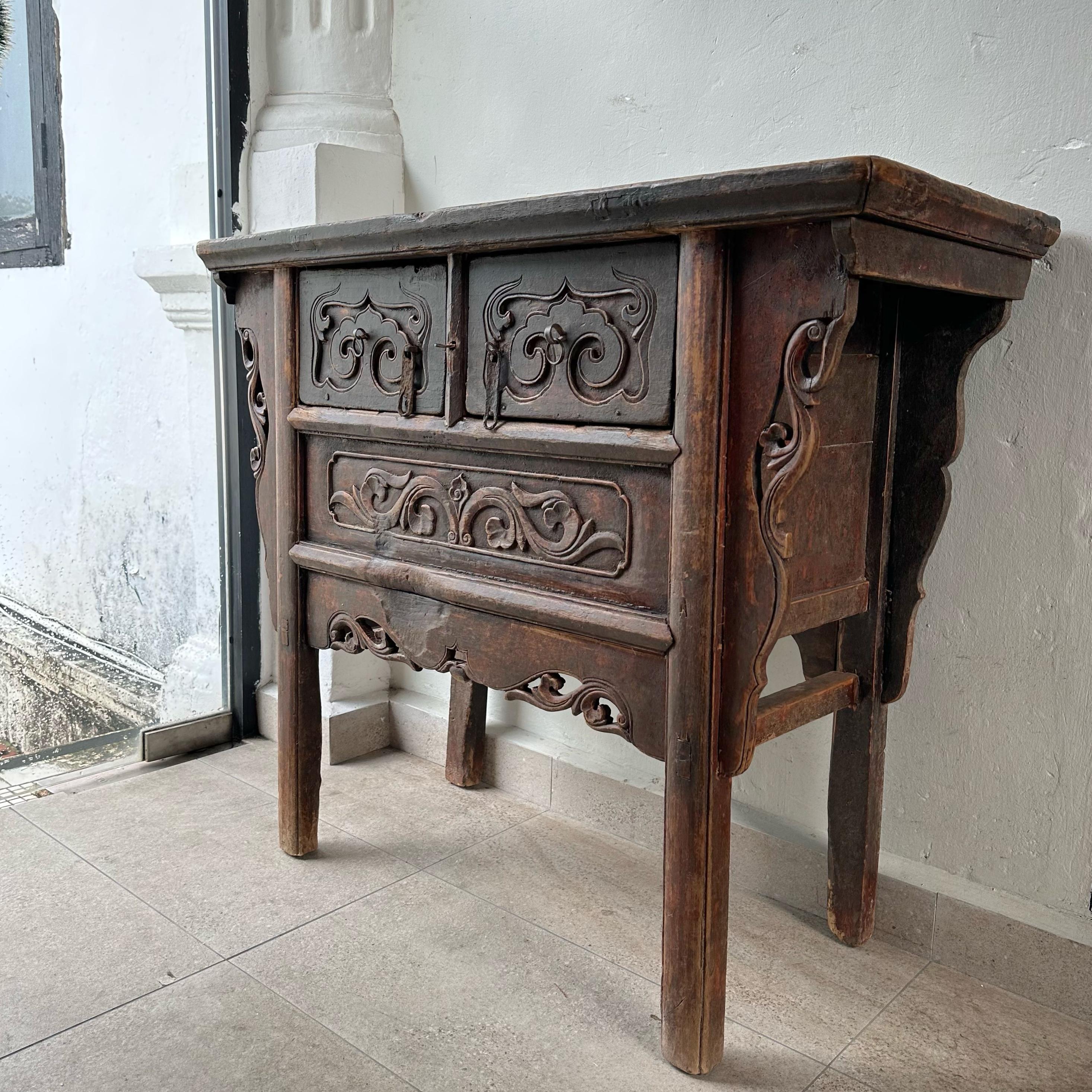 Qing Late 19th Century Shanxi Coffer Table For Sale