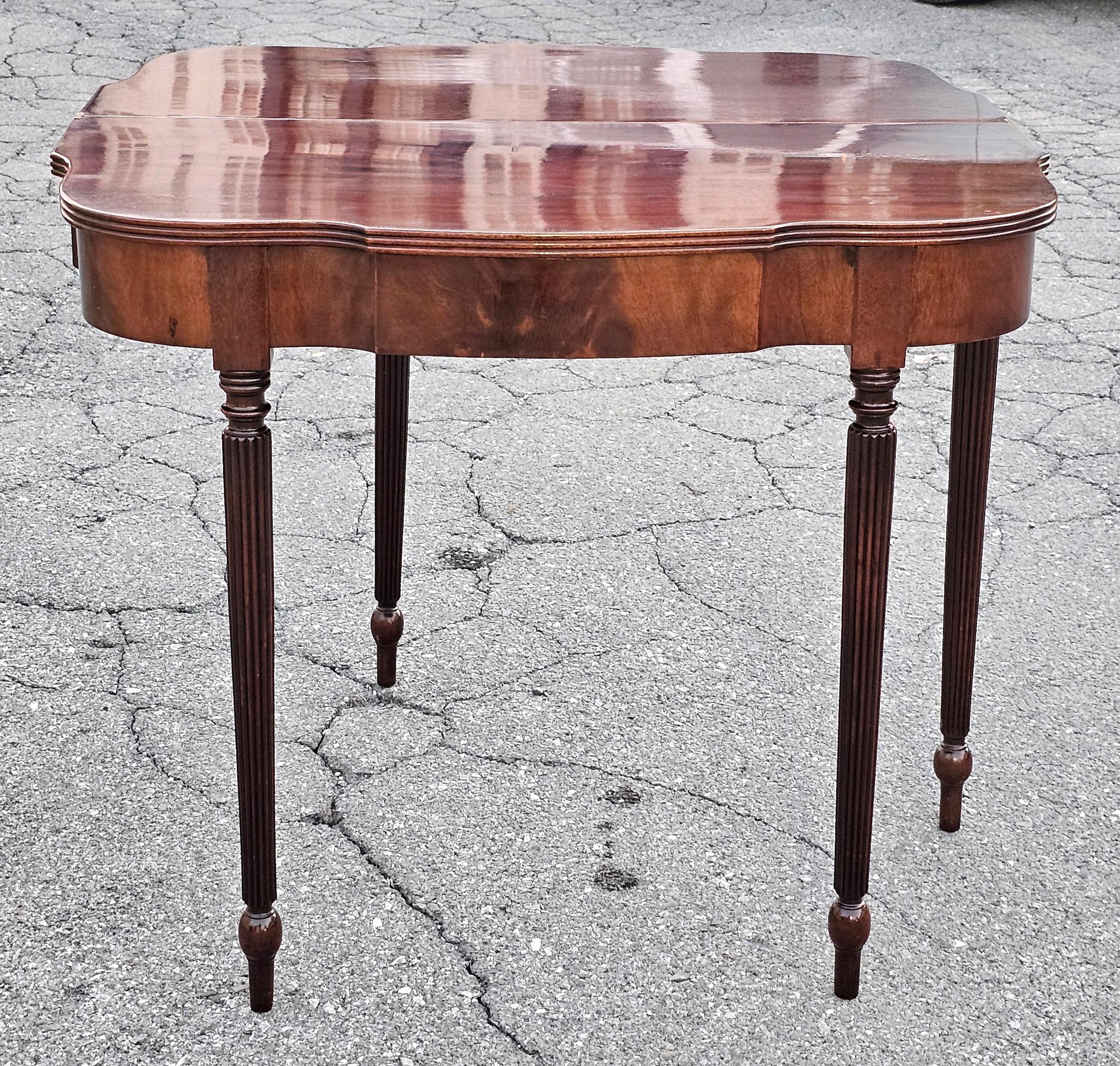 Late 19th Century Sheraton Mahogany Flip Top Card Console Table In Good Condition For Sale In Germantown, MD