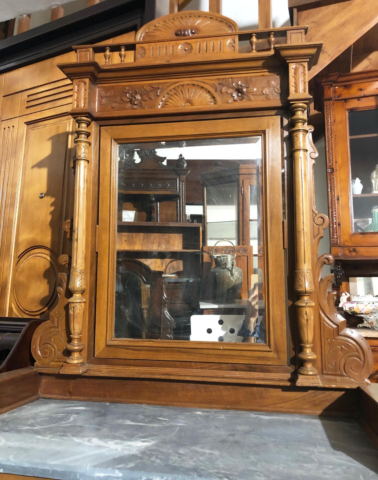 Late 19th Century Sideboard in Carved Walnut Gray Marble In Good Condition For Sale In Buggiano, IT