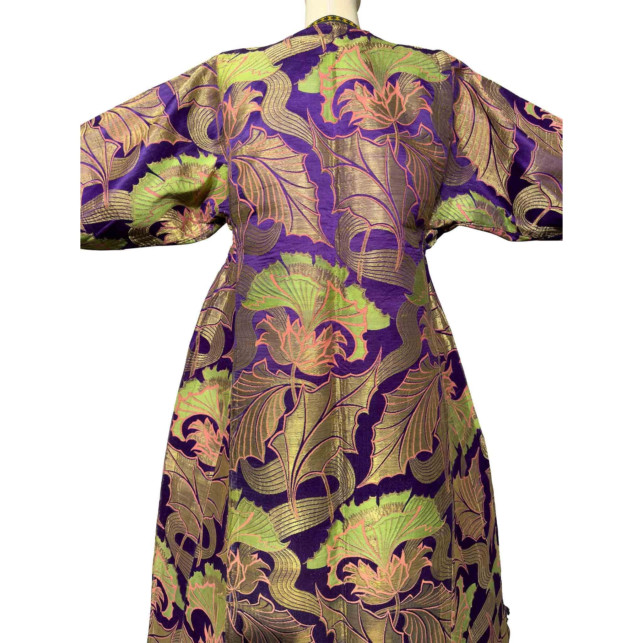 Islamico Coates in broccato di seta e metallo della fine del XIX secolo in vendita