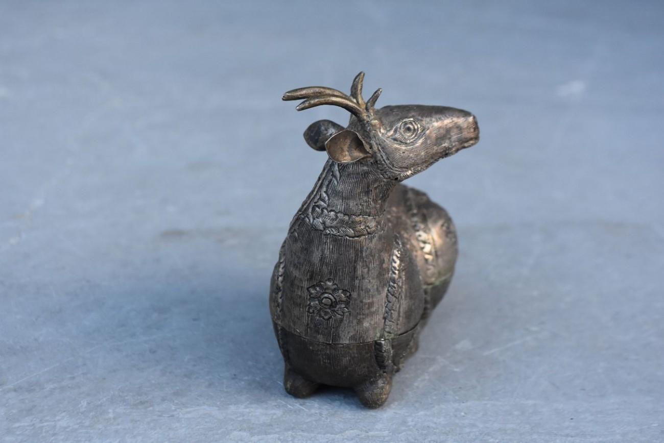 Anglo-Indian Late 19th Century Silver Deer Box from India For Sale