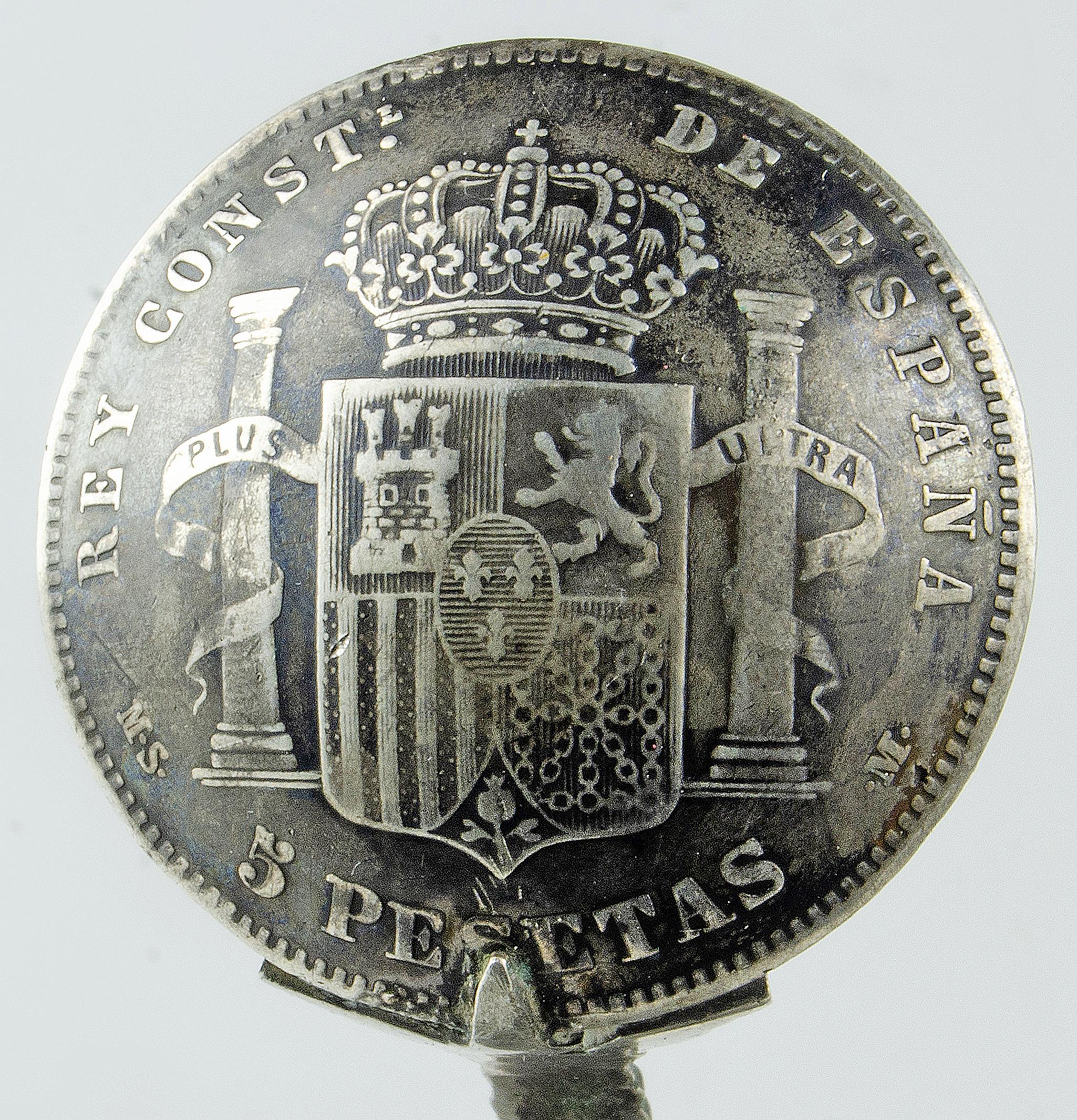 Cucchiaio da souvenir araldico in argento della fine del XIX secolo con ciotola con moneta da 5 Pesetas, Spagna in vendita 2