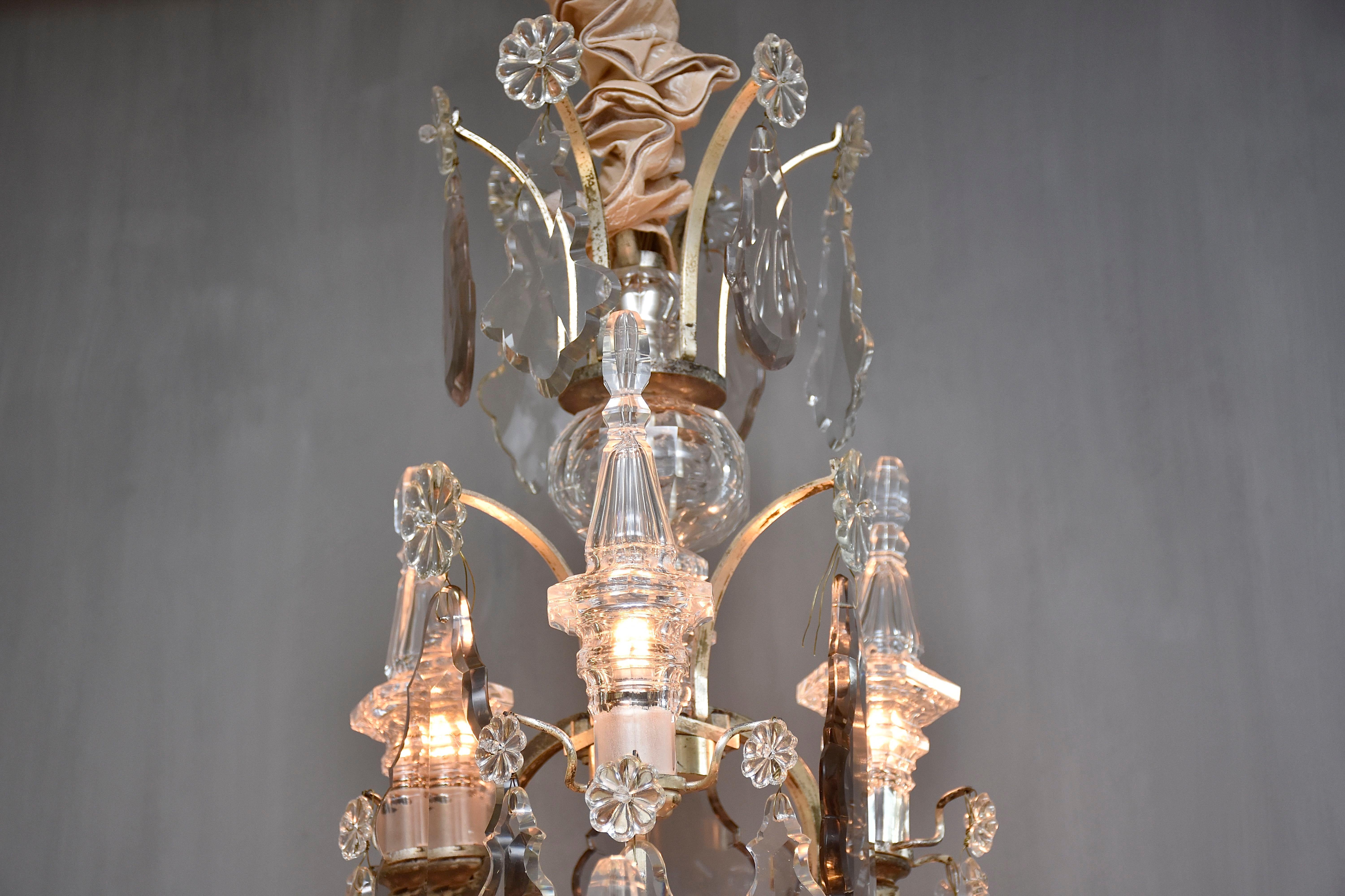 Francese Lampadario in cristallo argentato francese della fine del XIX secolo in stile Luigi XV in vendita