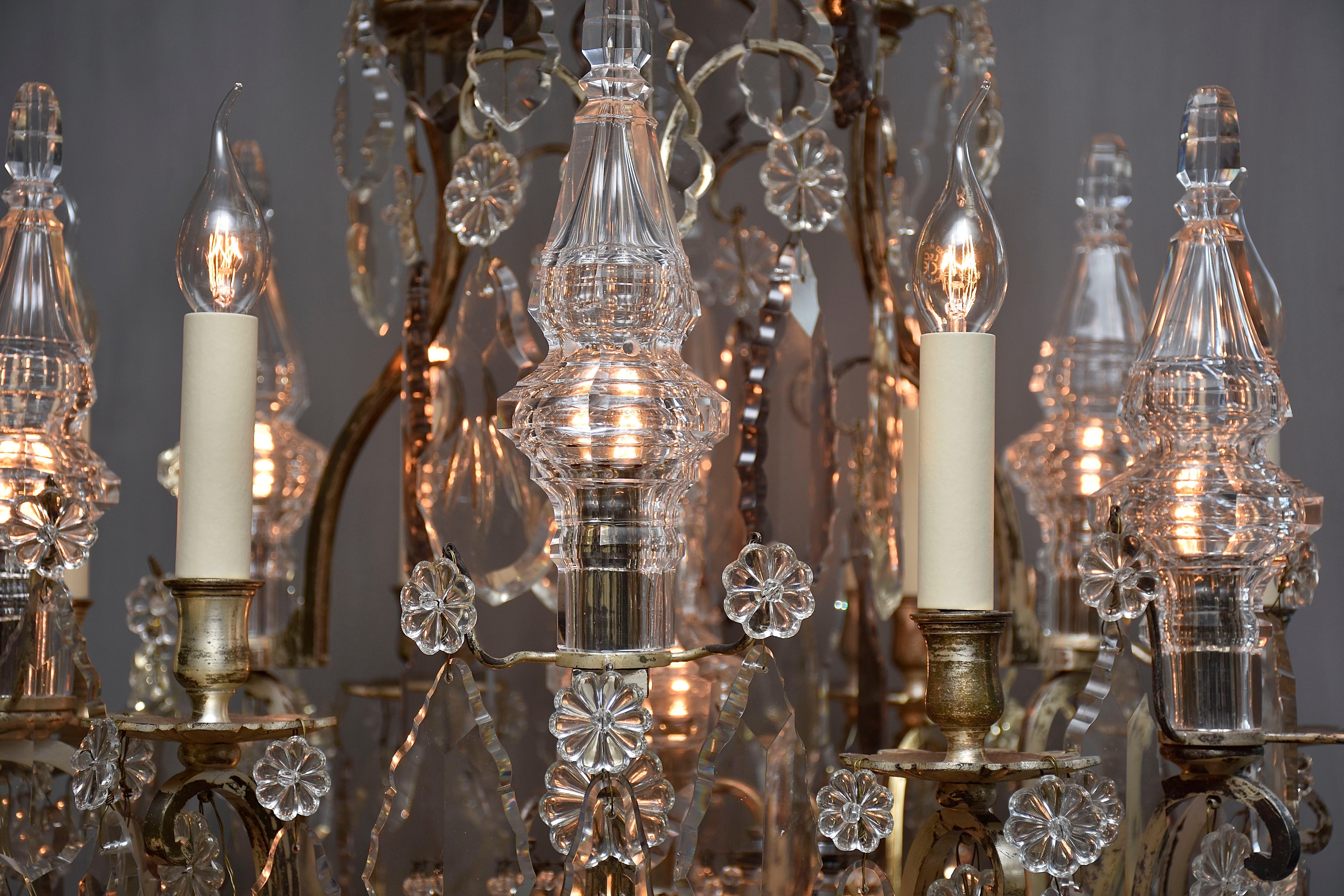 Argentato Lampadario in cristallo argentato francese della fine del XIX secolo in stile Luigi XV in vendita