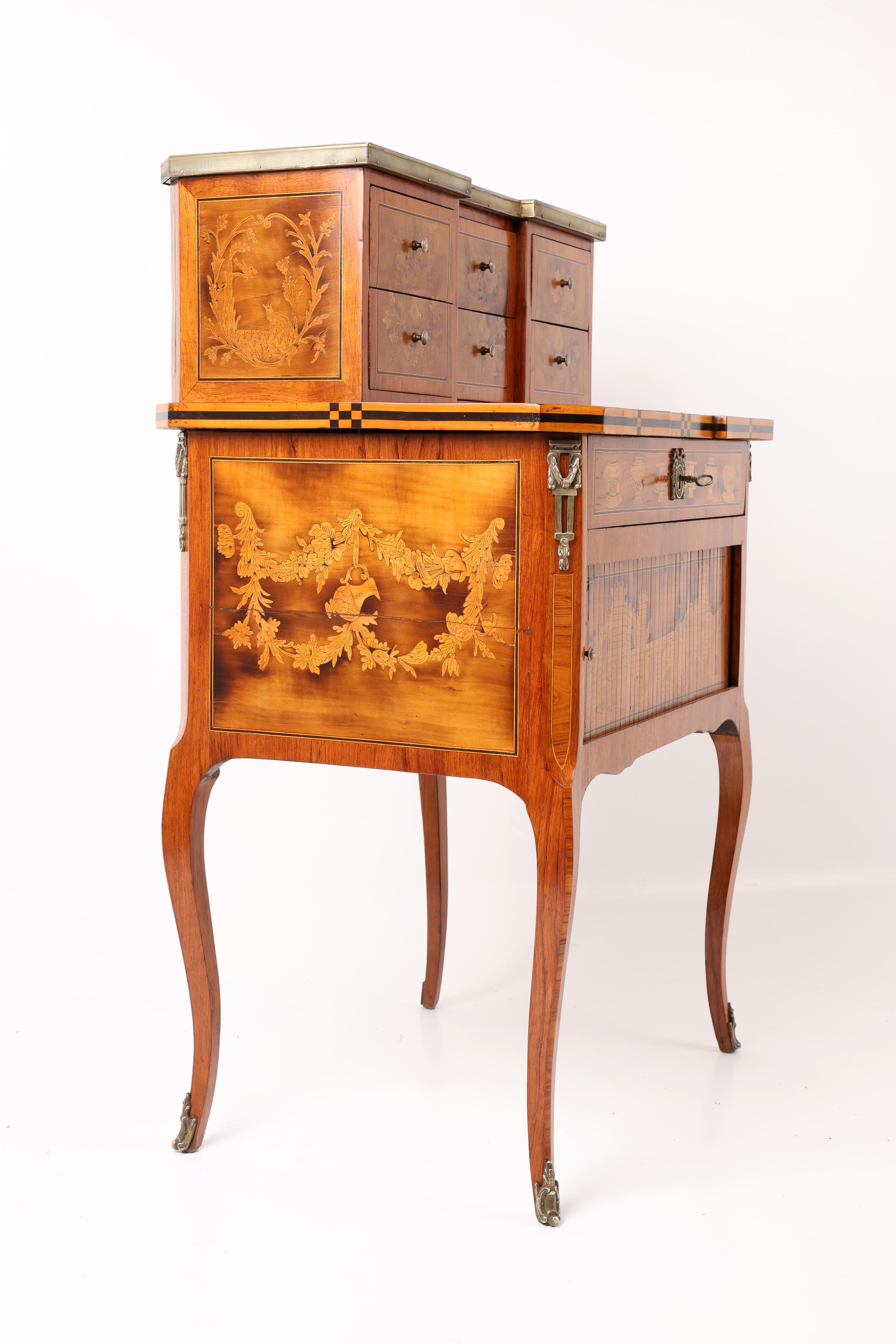Polished Late 19th Century Small Ladies’ Writing Desk For Sale