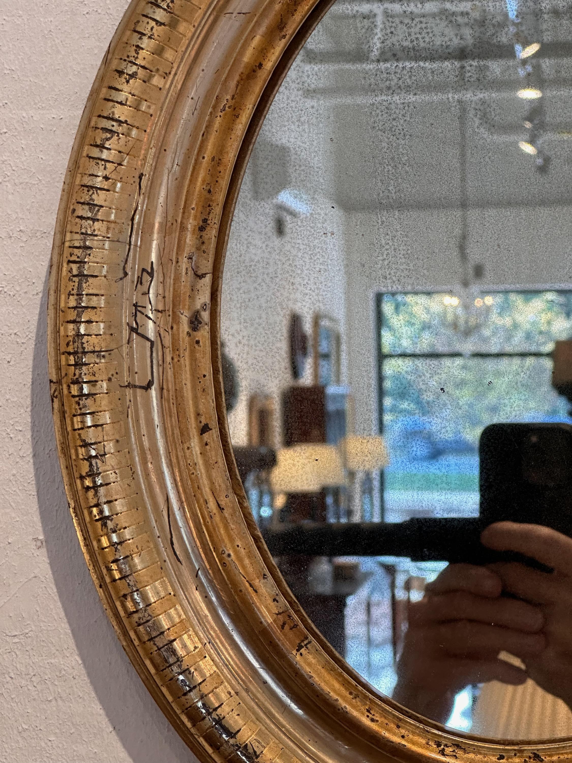 Late 19th Century Small Oval Mirror In Good Condition In Charlottesville, VA