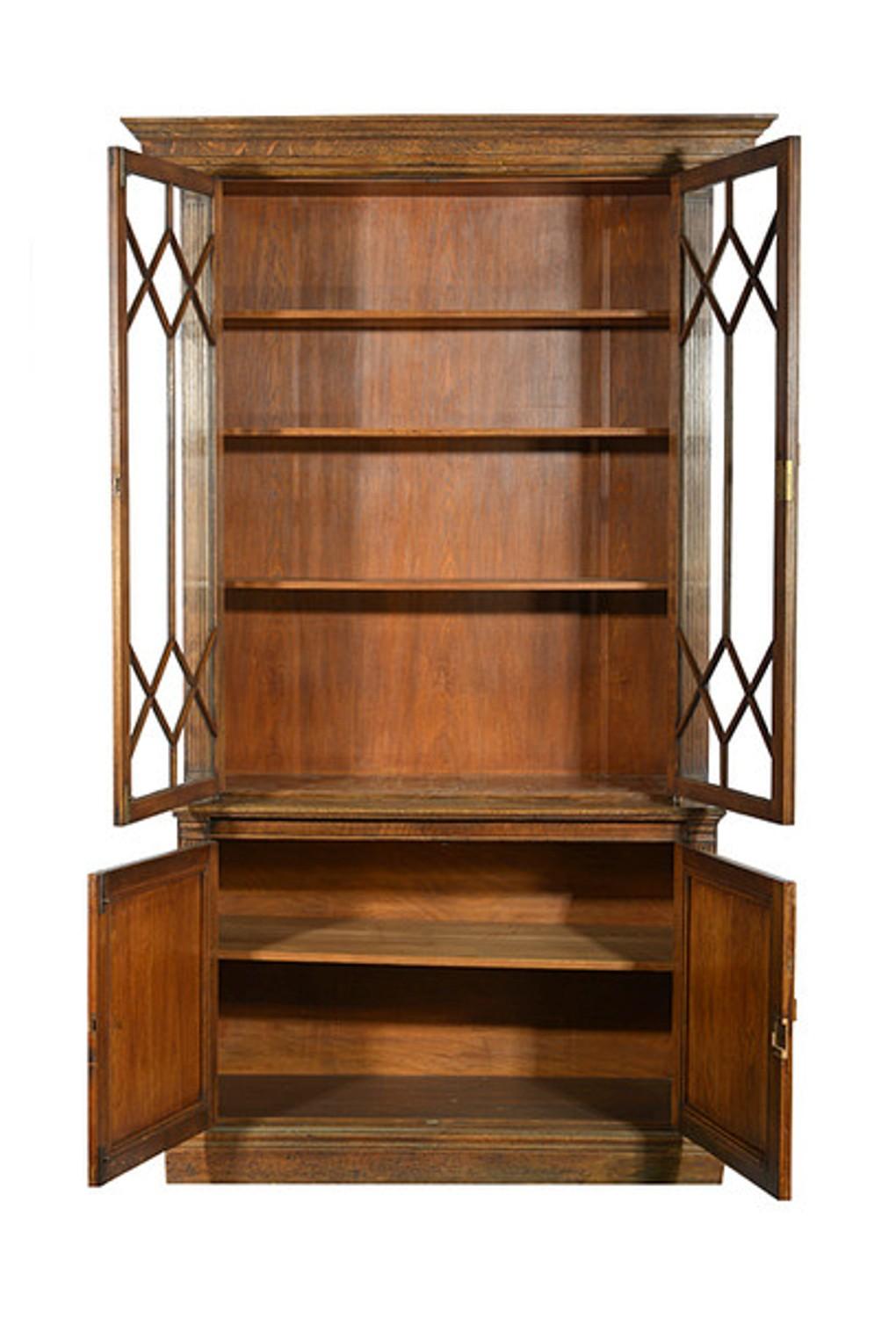 English Late 19th Century Solid Oak Two-Part Bookcase of Good Proportions For Sale