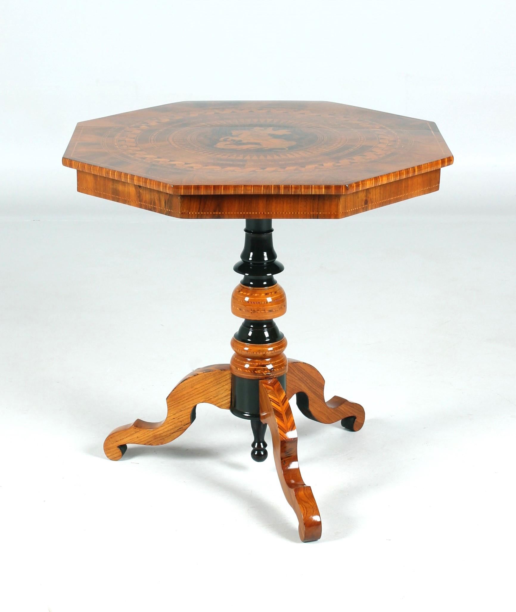 Late 19th Century Sorrento Marquetry Table, Holy George, Italy, circa 1880 In Good Condition In Greven, DE