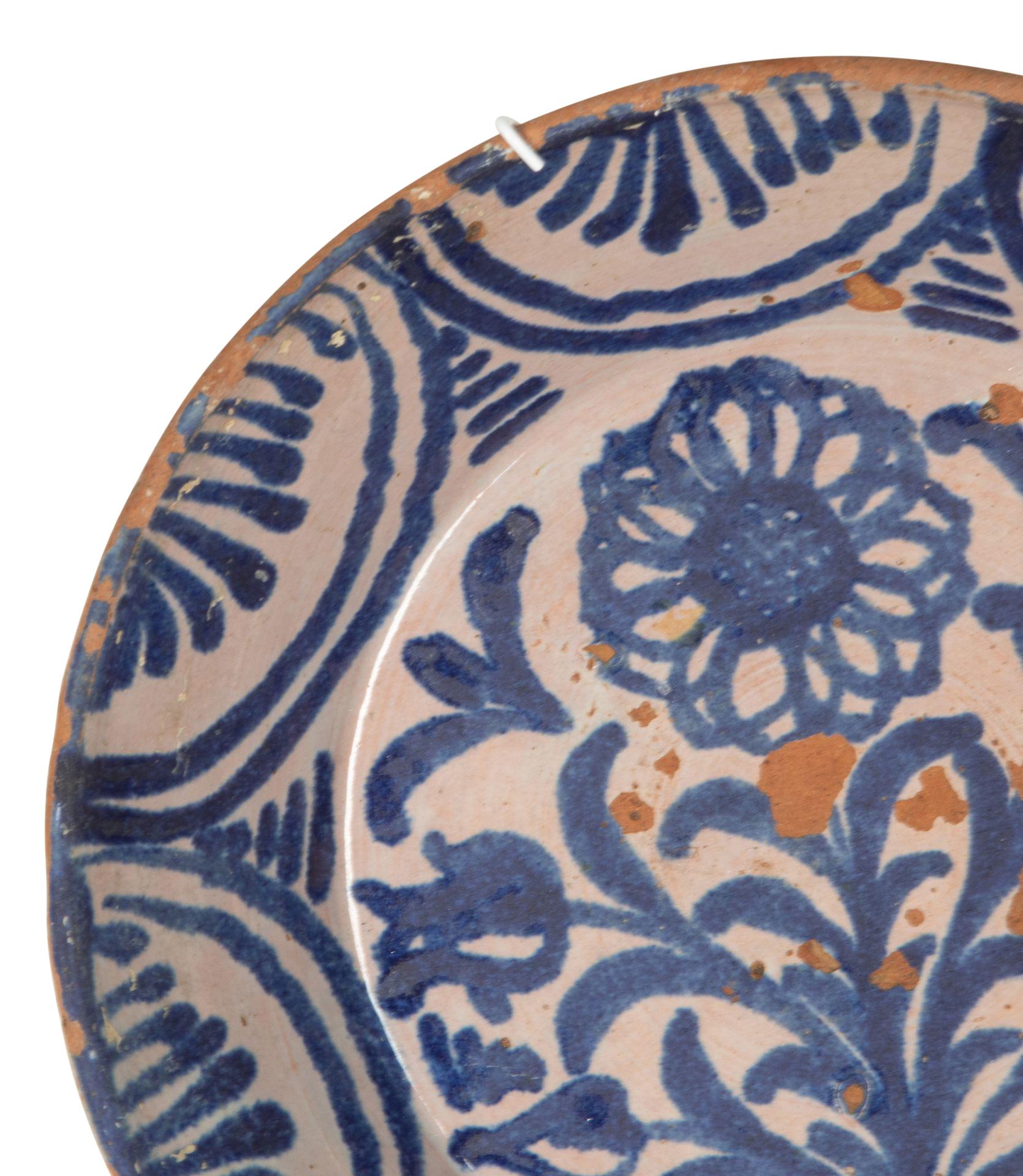 Bol en poterie espagnole bleu et blanc Fajalauza de Grenade de la fin du XIXe siècle.
Circa 1880.