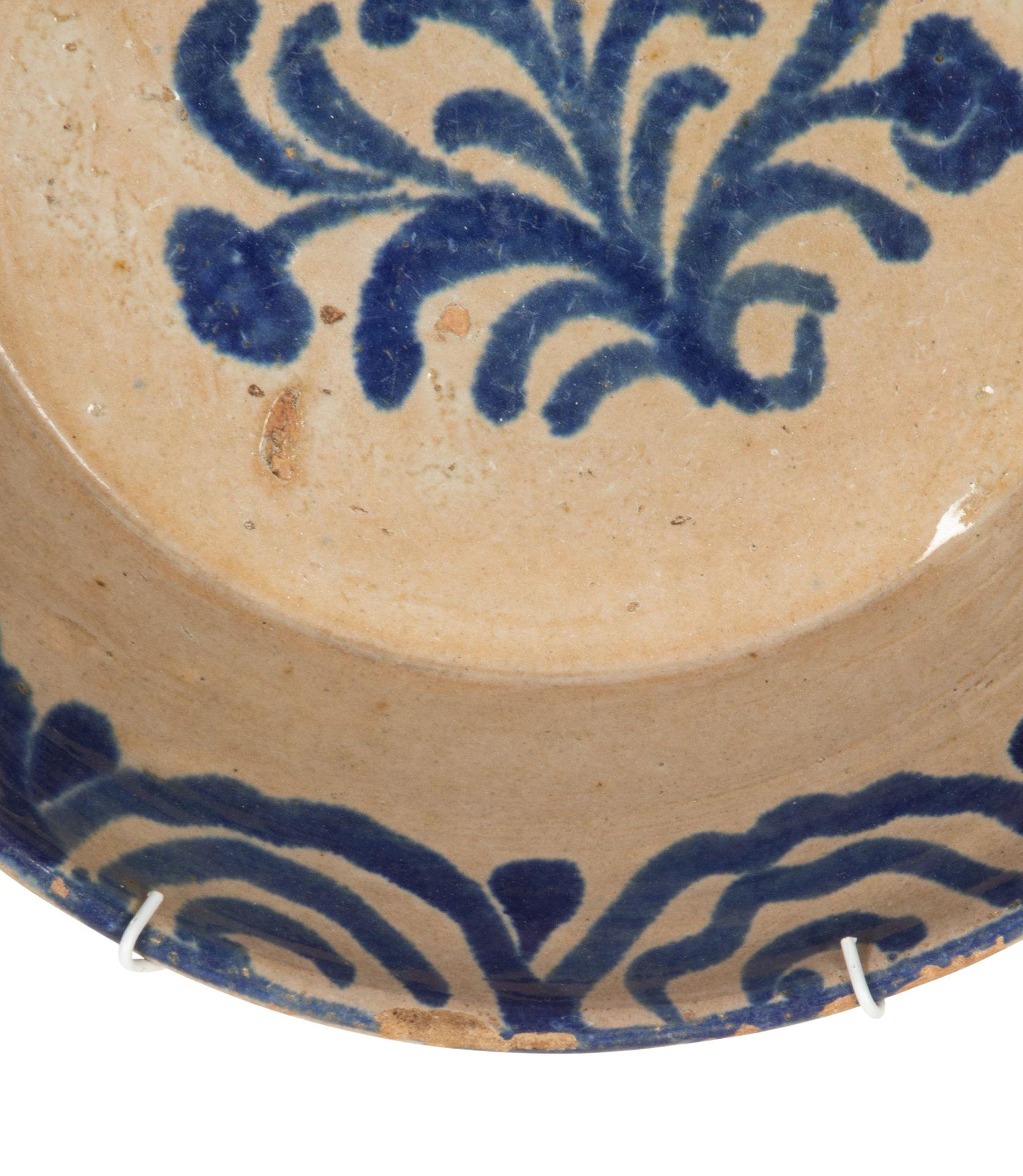 Bol en poterie espagnole bleu et blanc Fajalauza de Grenade de la fin du XIXe siècle.
Circa 1880.
