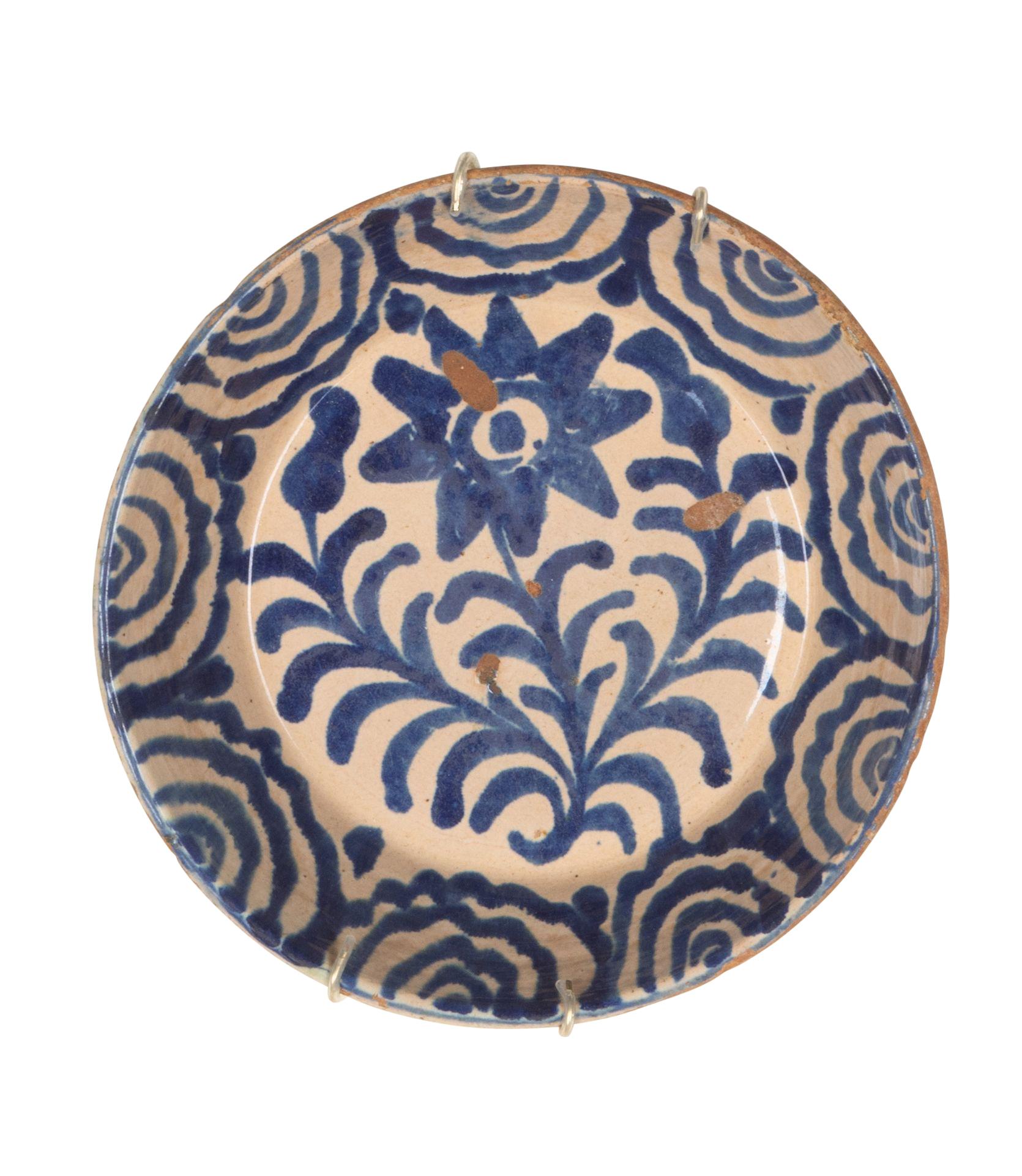 Bol en poterie espagnole bleu et blanc Fajalauza de Grenade de la fin du XIXe siècle.
Circa 1880.