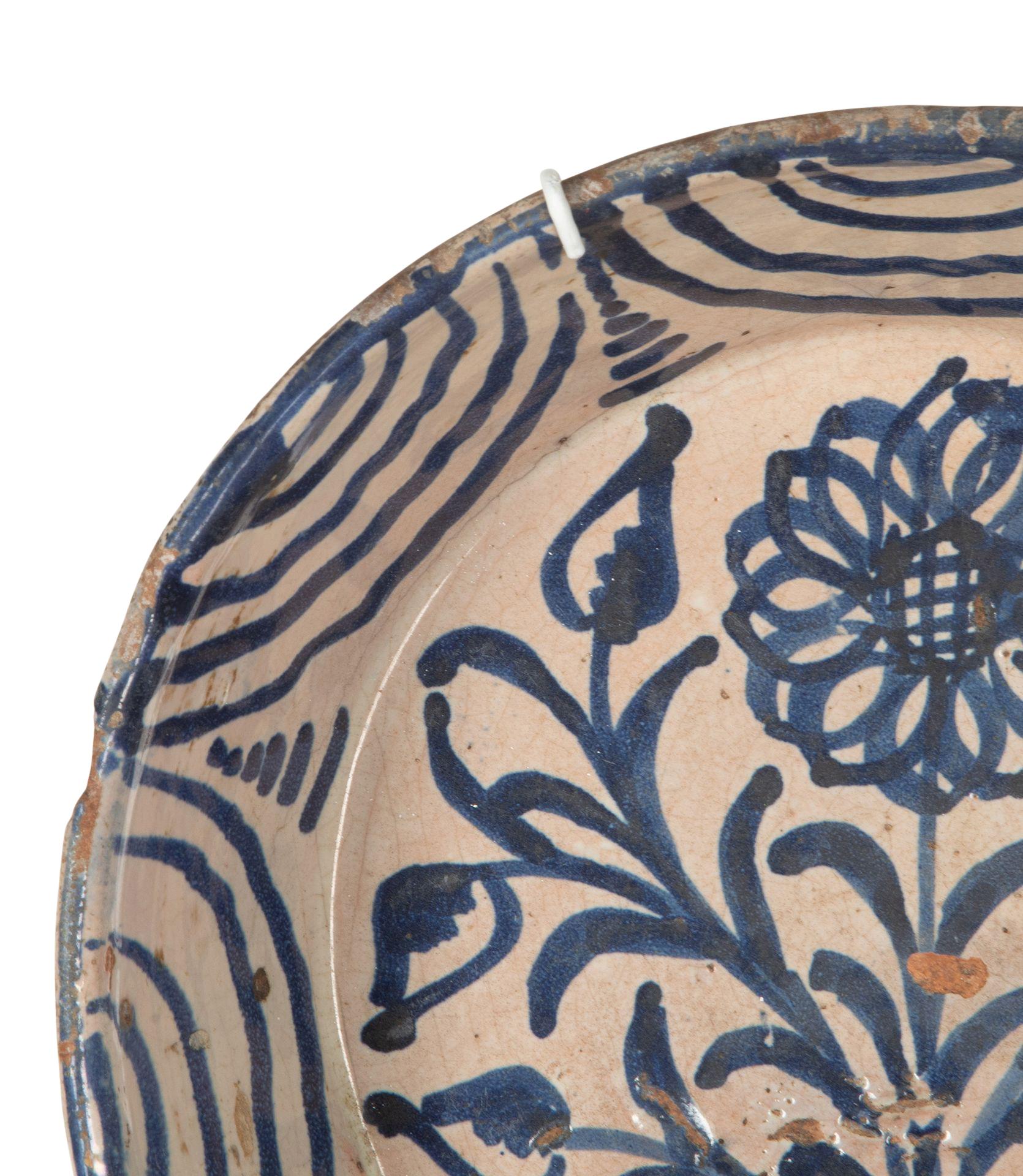 Late 19th Century Spanish Blue and White Fajalauza Bowl For Sale at 1stDibs