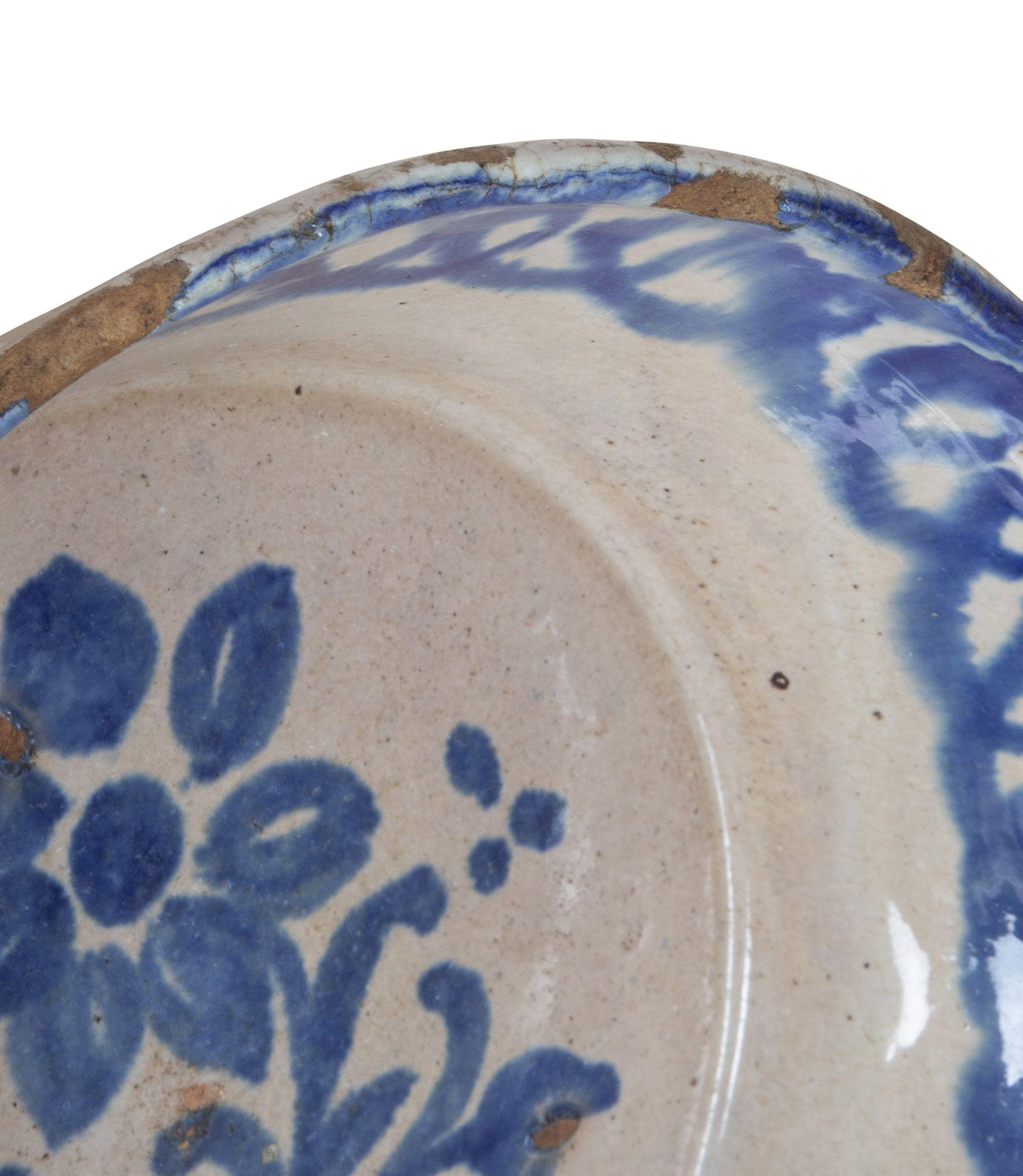 Bol en poterie espagnole bleu et blanc Fajalauza de Grenade de la fin du XIXe siècle. Circa 1880.
