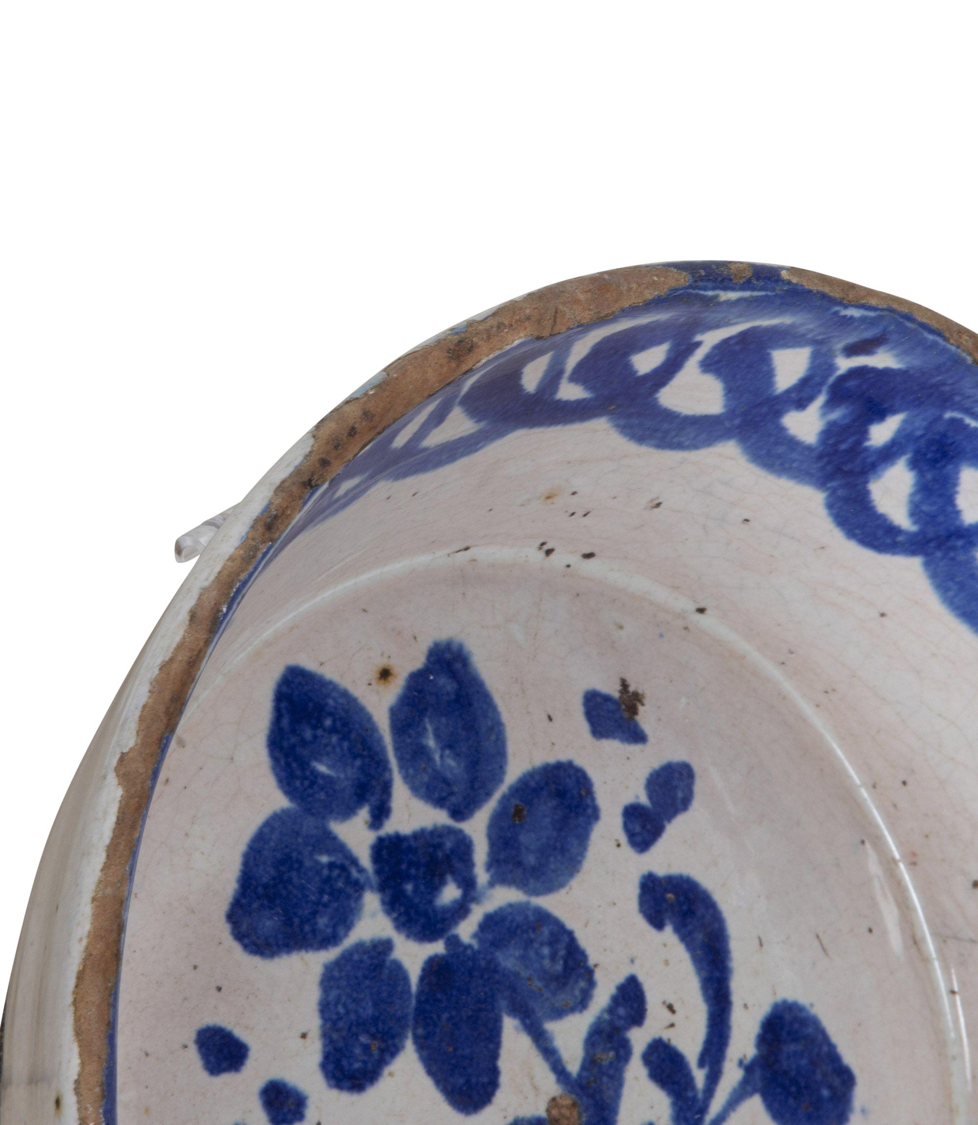Espagnol Fin du 19e siècle, bol en poterie espagnole bleu et blanc Fajalauza en vente