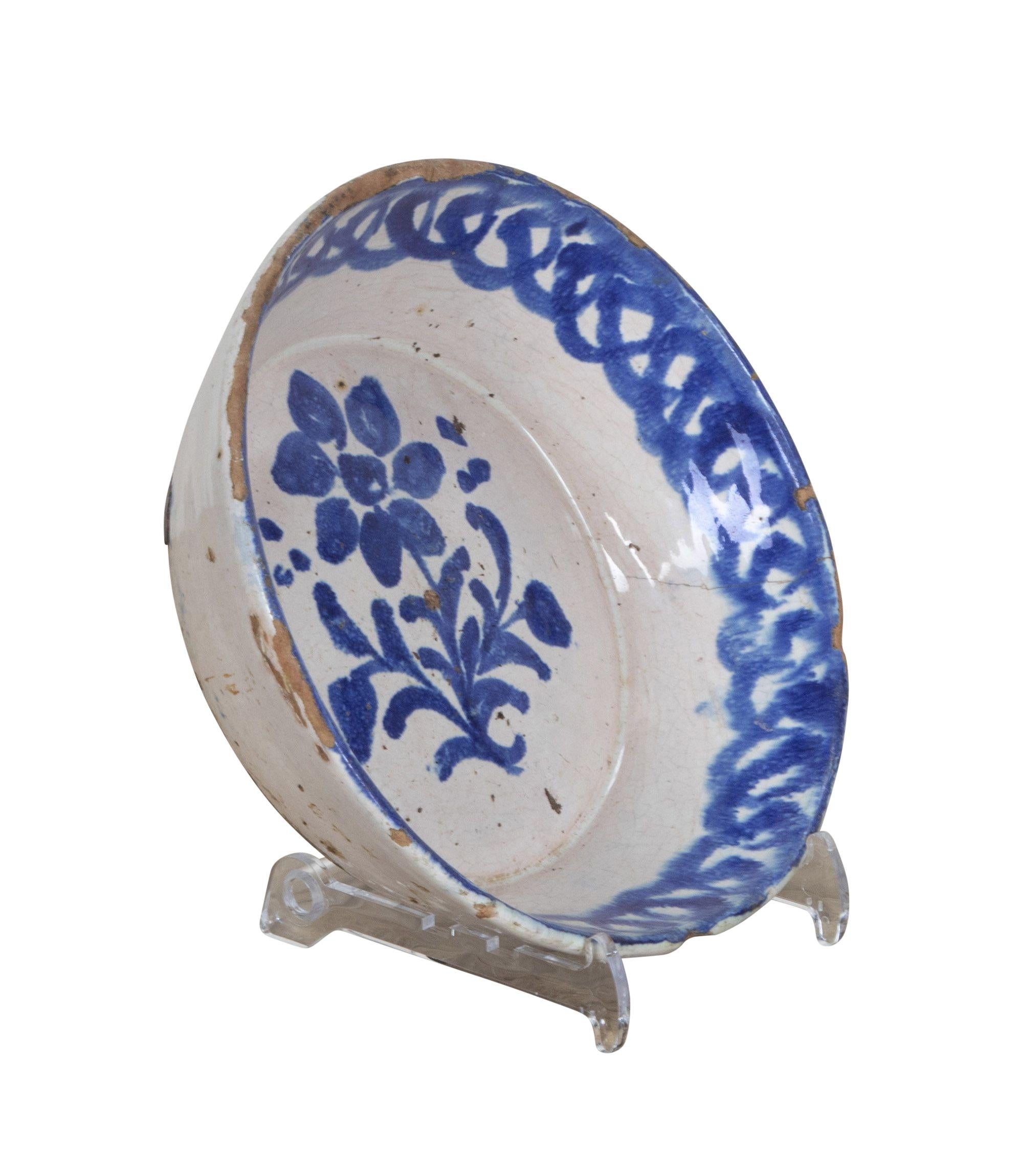 XIXe siècle Fin du 19e siècle, bol en poterie espagnole bleu et blanc Fajalauza en vente