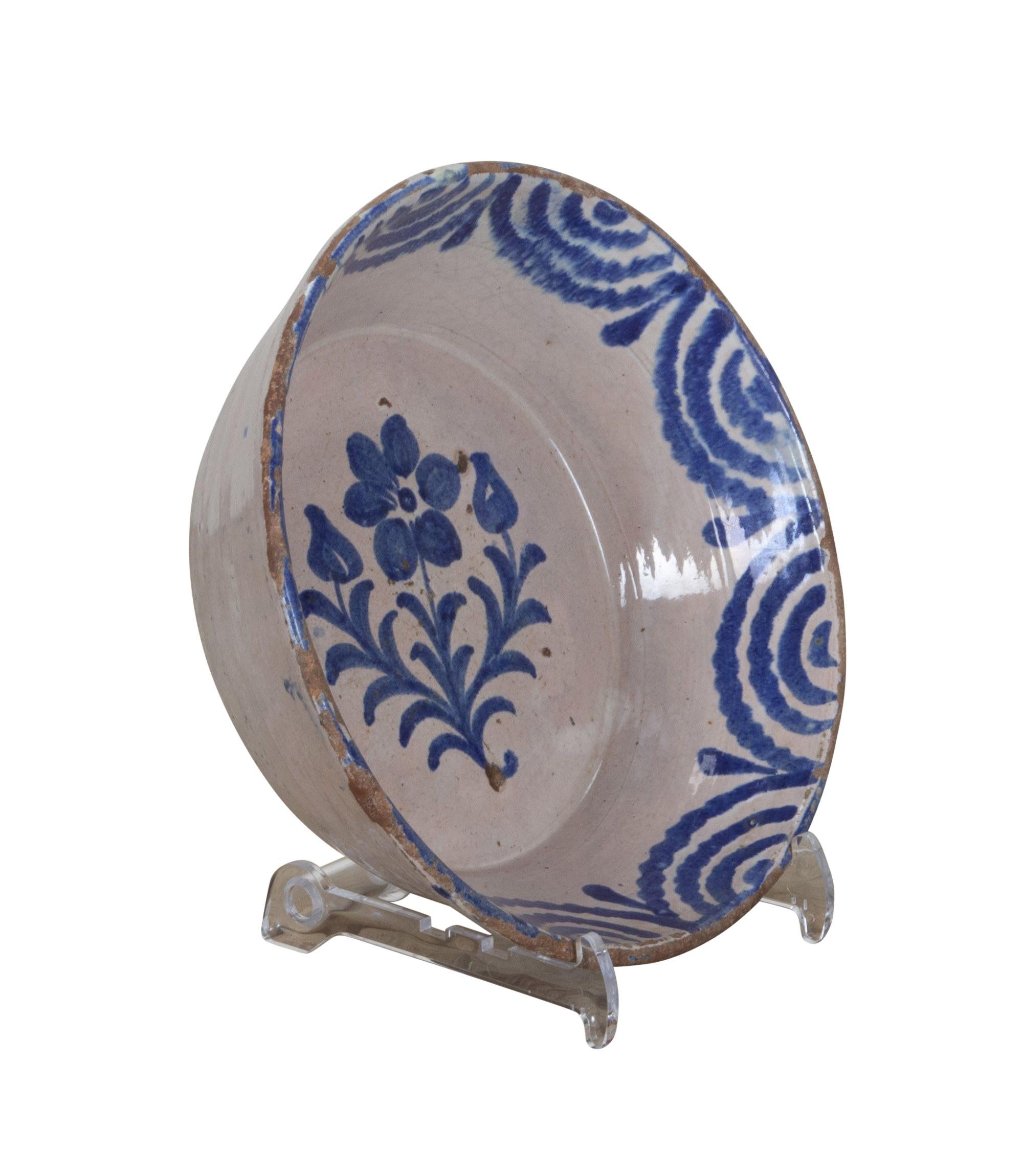 XIXe siècle Fin du 19e siècle, bol en poterie espagnole bleu et blanc Fajalauza en vente