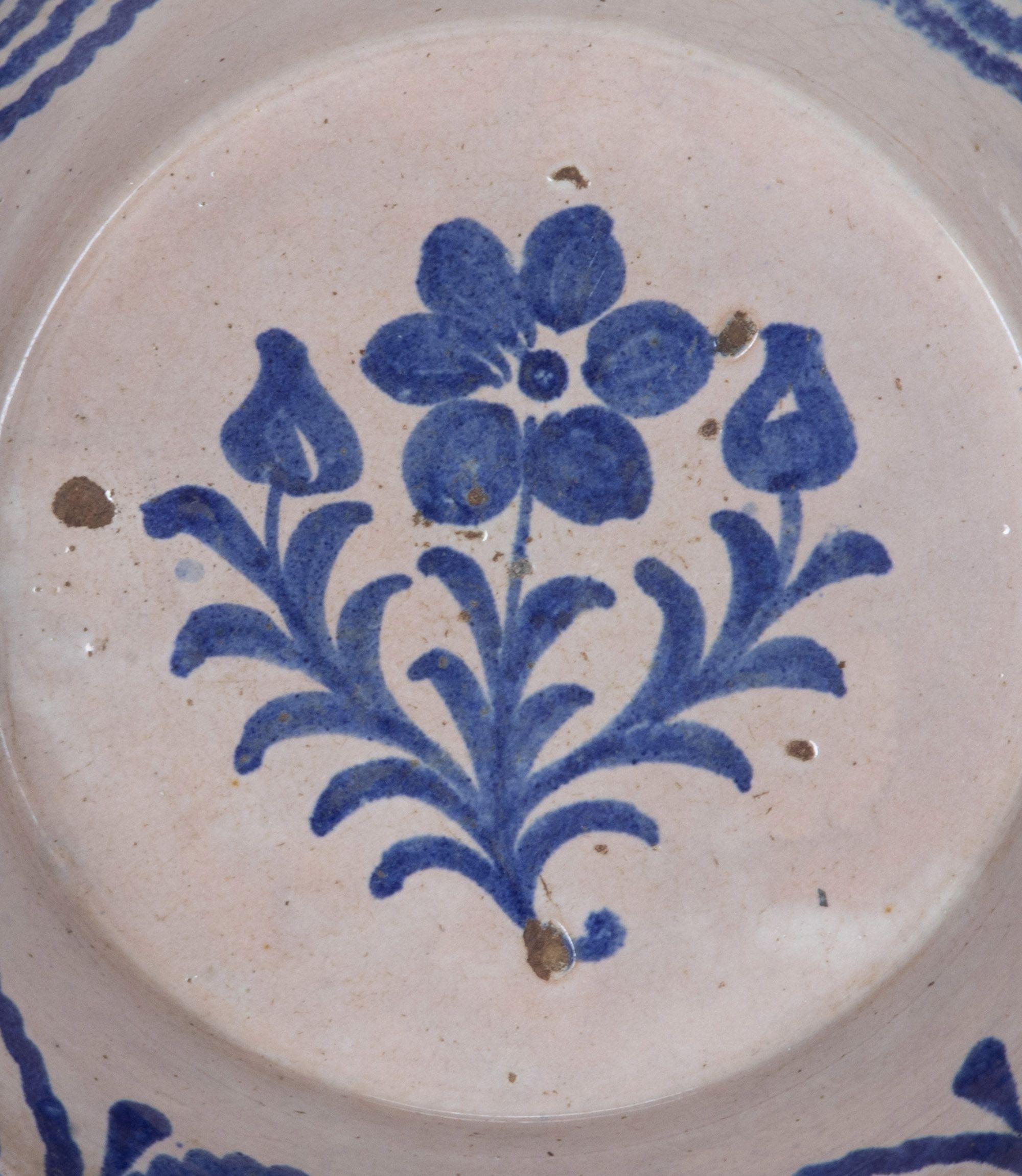 Céramique Fin du 19e siècle, bol en poterie espagnole bleu et blanc Fajalauza en vente