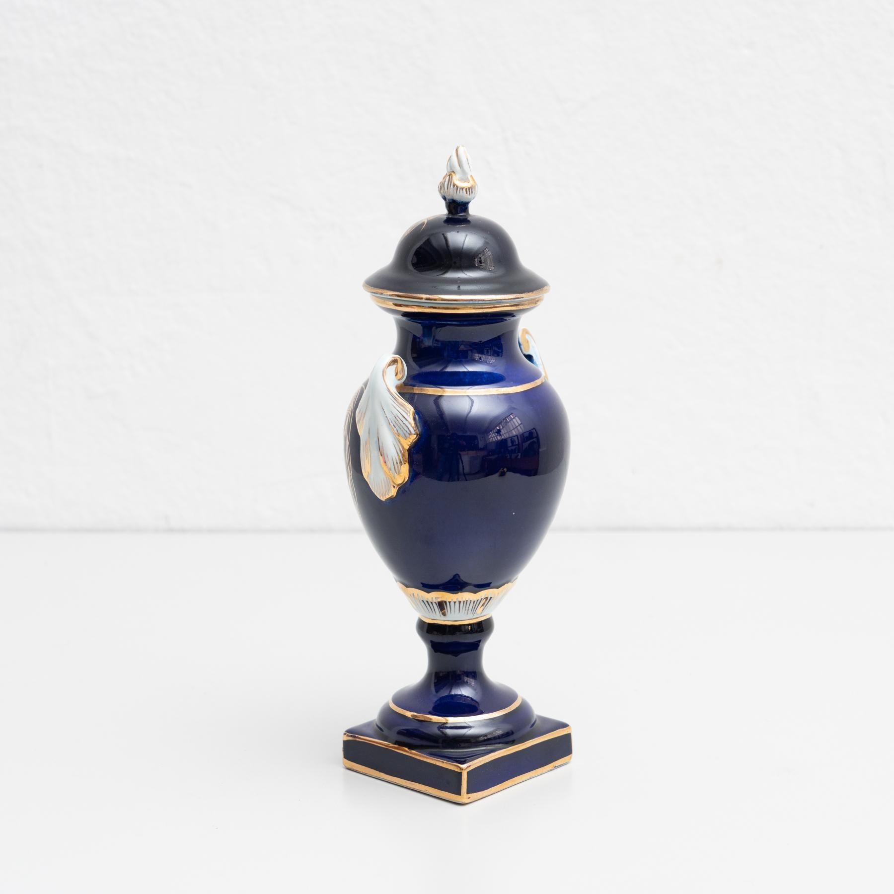 Vaso con coperchio in stile servo spagnolo della fine del XIX secolo in vendita 2