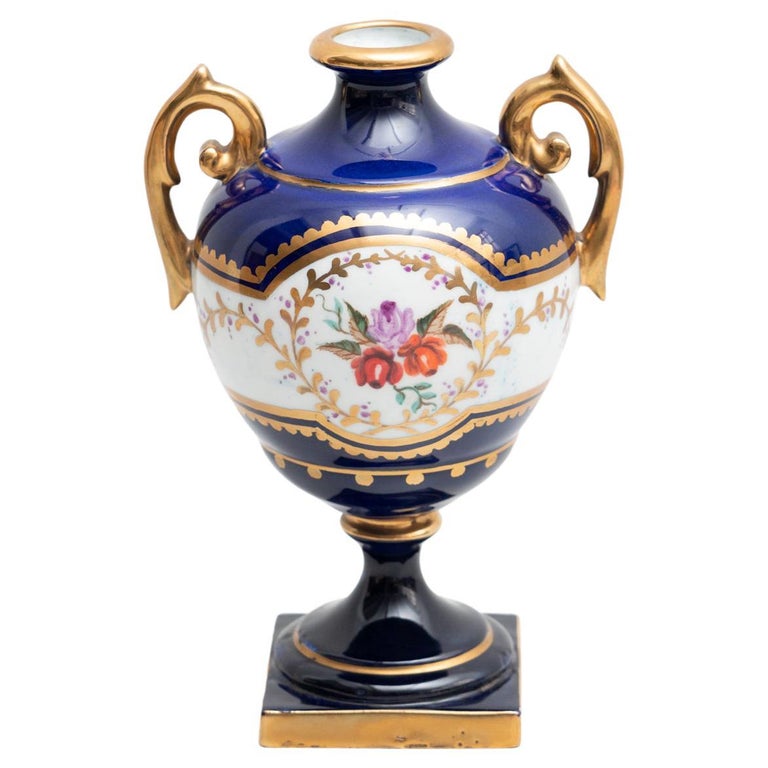 Late 19th Century Spanish Serves Style Vase For Sale at 1stDibs