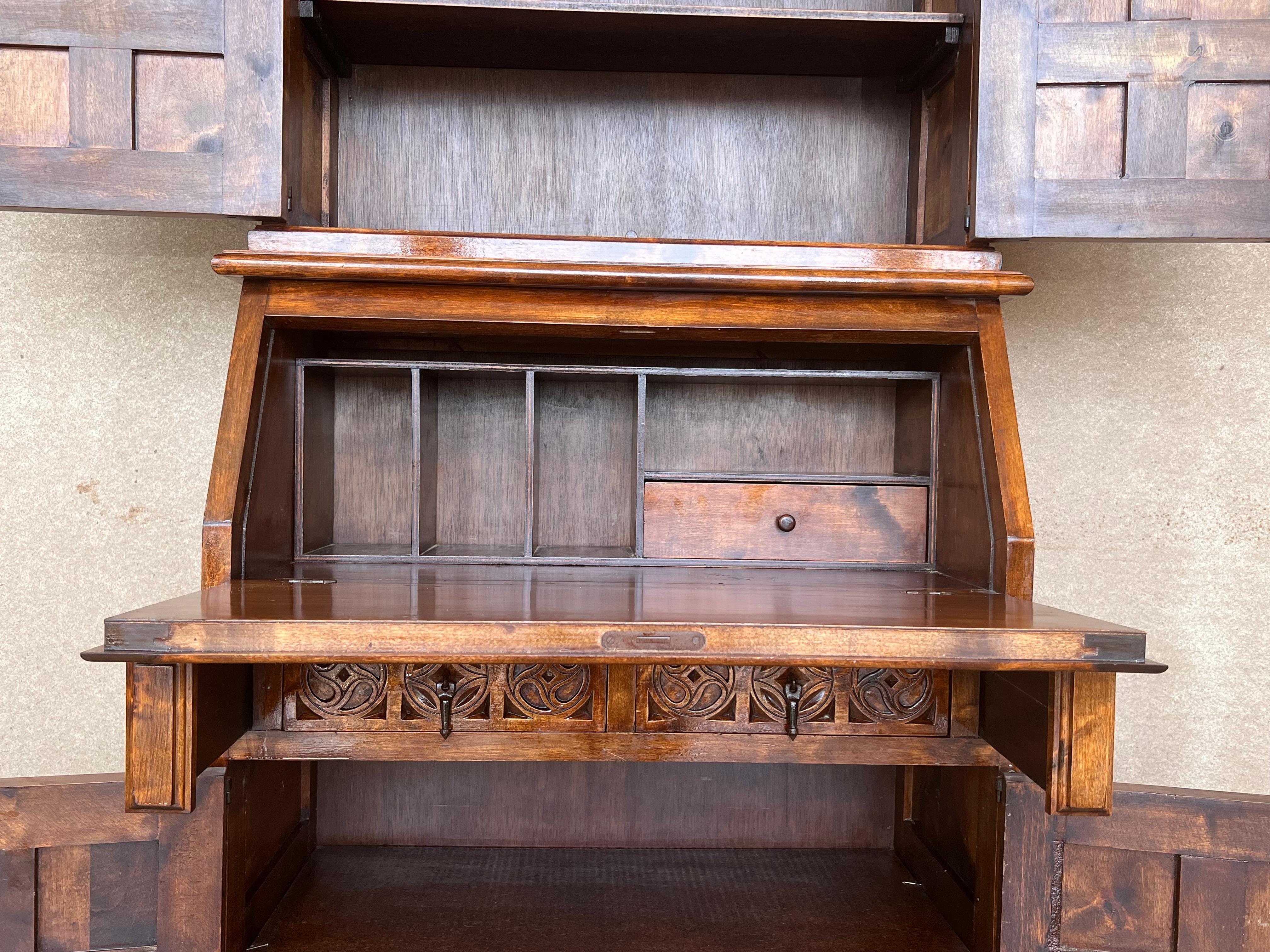 Late 19th Century Spanish Walnut Bureau Bookcase ‘Secretaire’ For Sale 7
