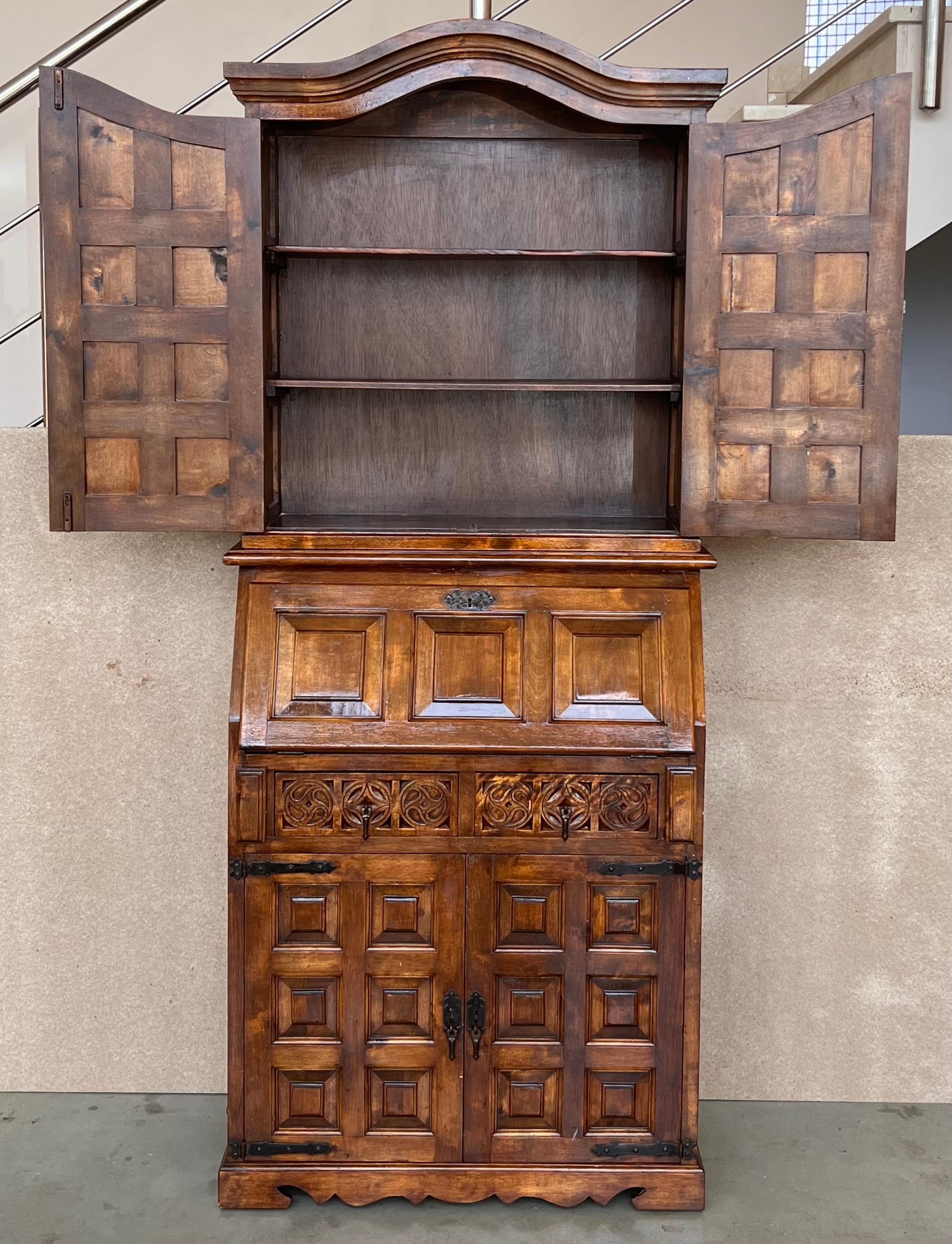 Baroque Late 19th Century Spanish Walnut Bureau Bookcase ‘Secretaire’ For Sale