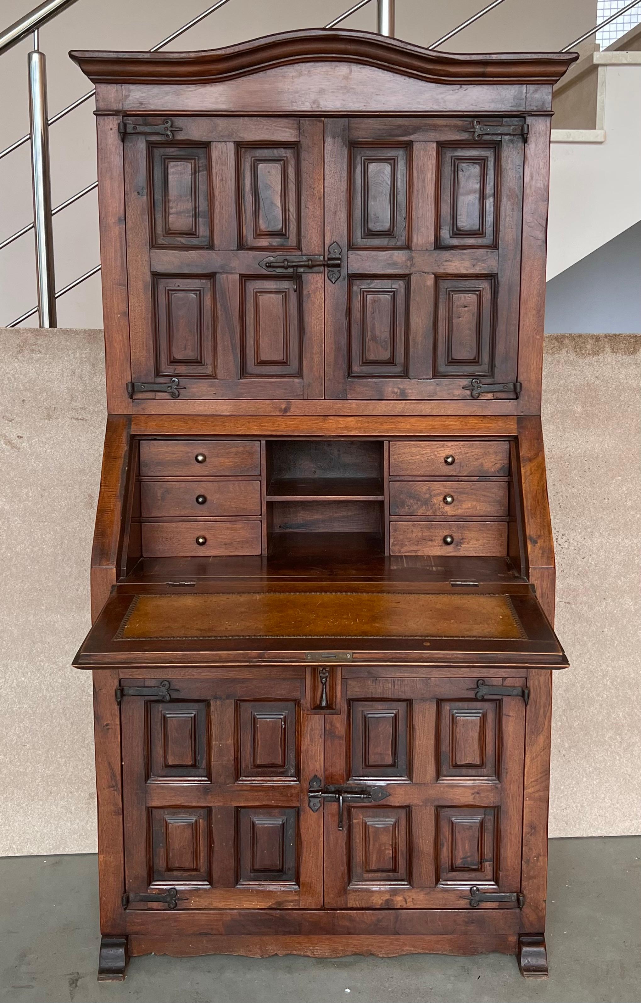 Late 19th Century Spanish Walnut Bureau Bookcase ‘Secretaire’ For Sale 1