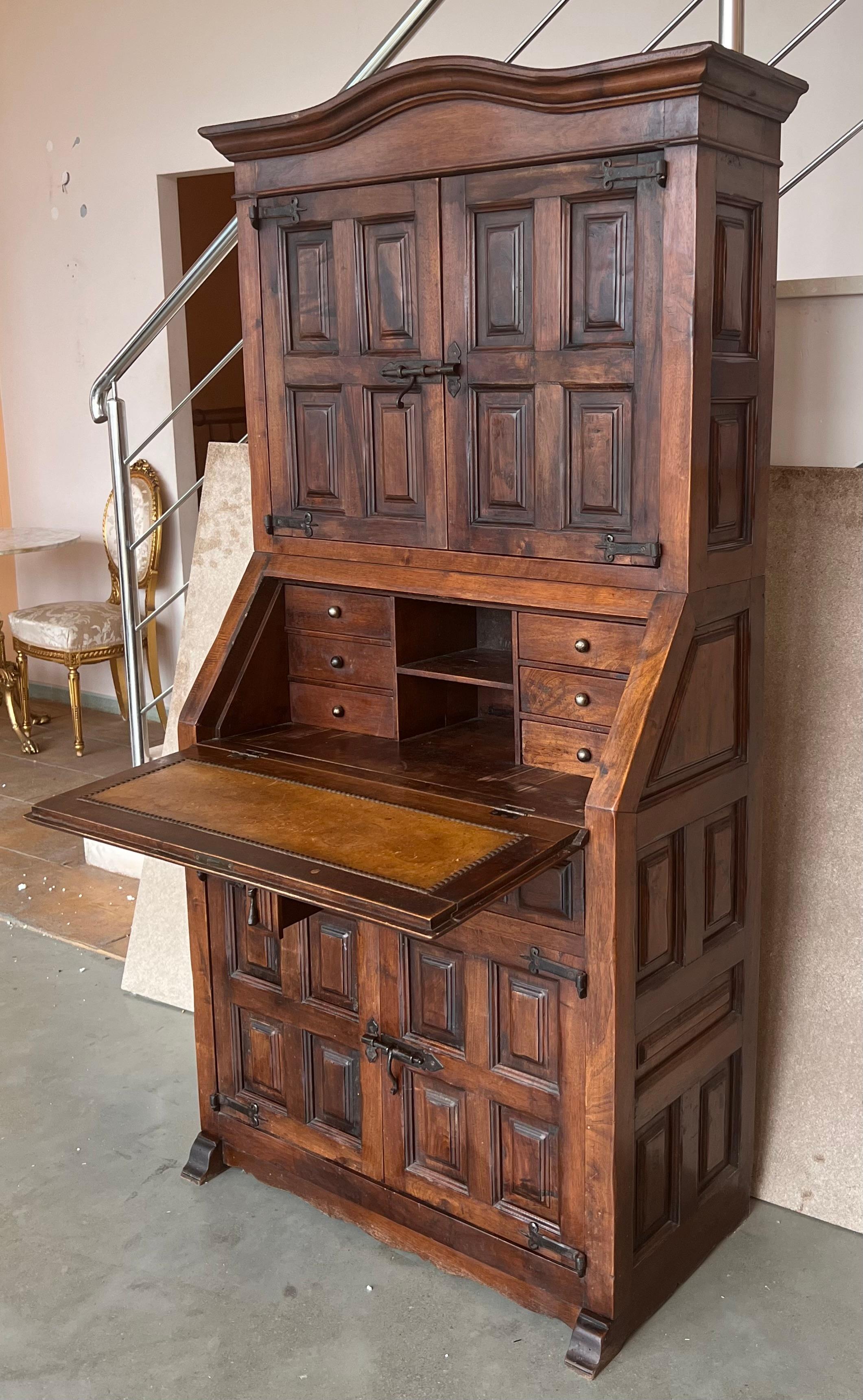 Late 19th Century Spanish Walnut Bureau Bookcase ‘Secretaire’ For Sale 2