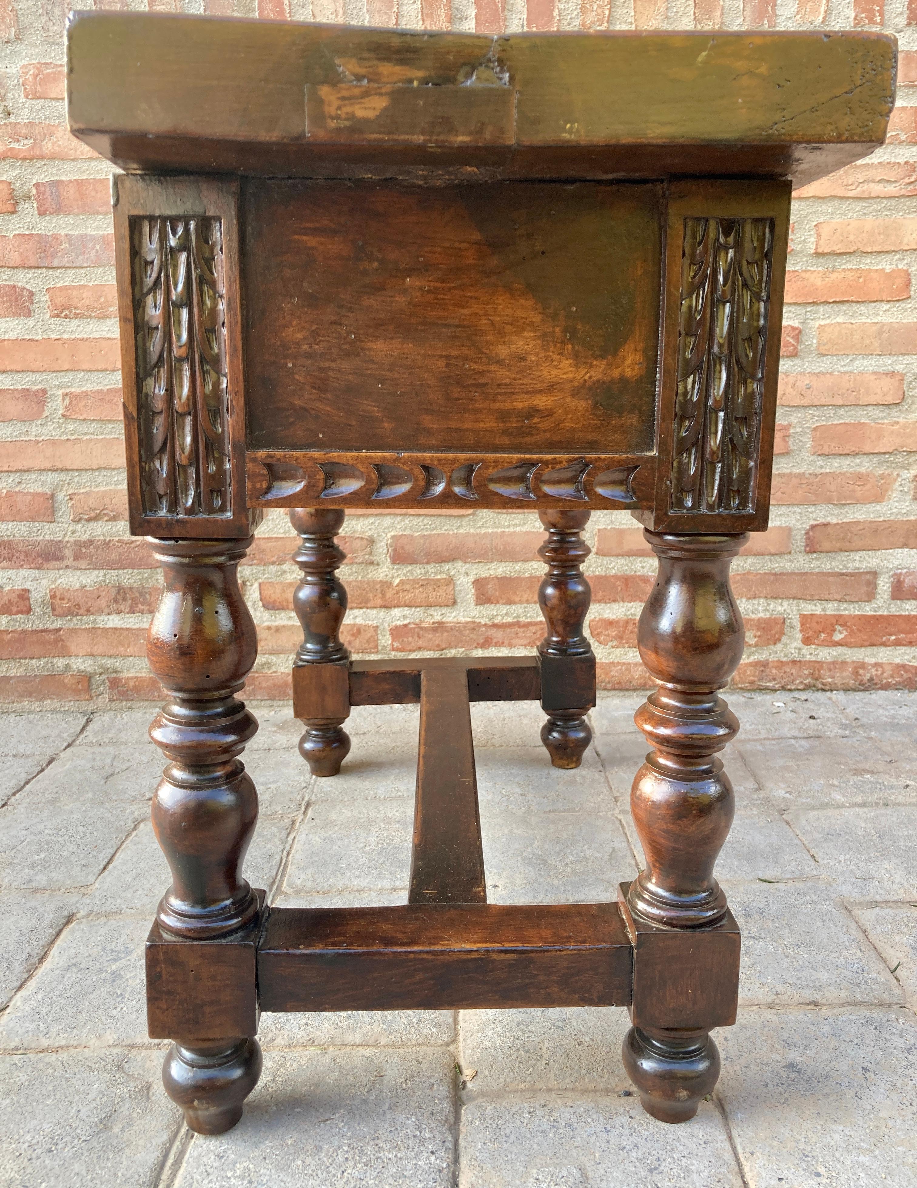 Late 19th Century Spanish Walnut Side Table For Sale 2