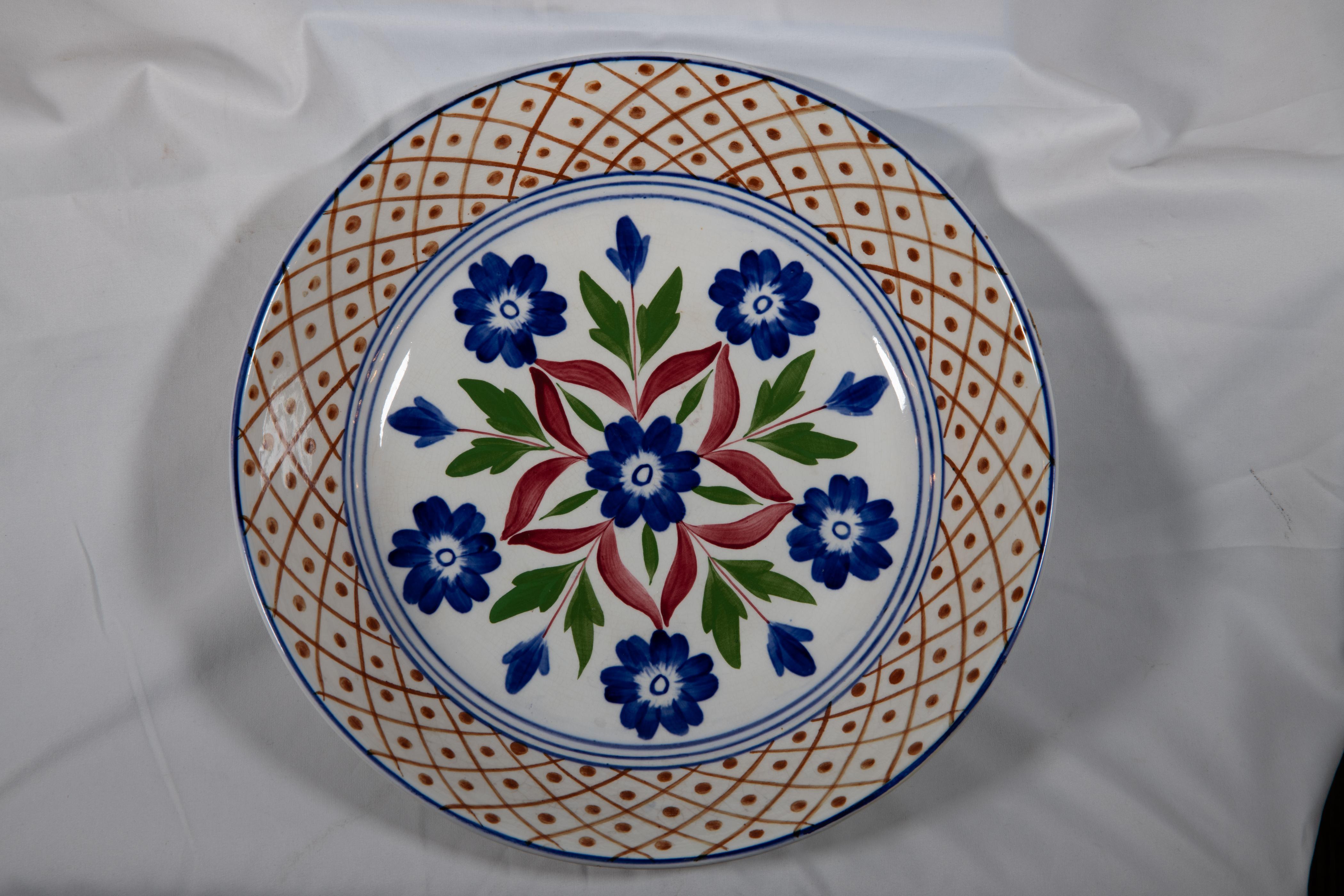 Assiette en éponge de la fin du 19e siècle Bon état - En vente à New York, NY