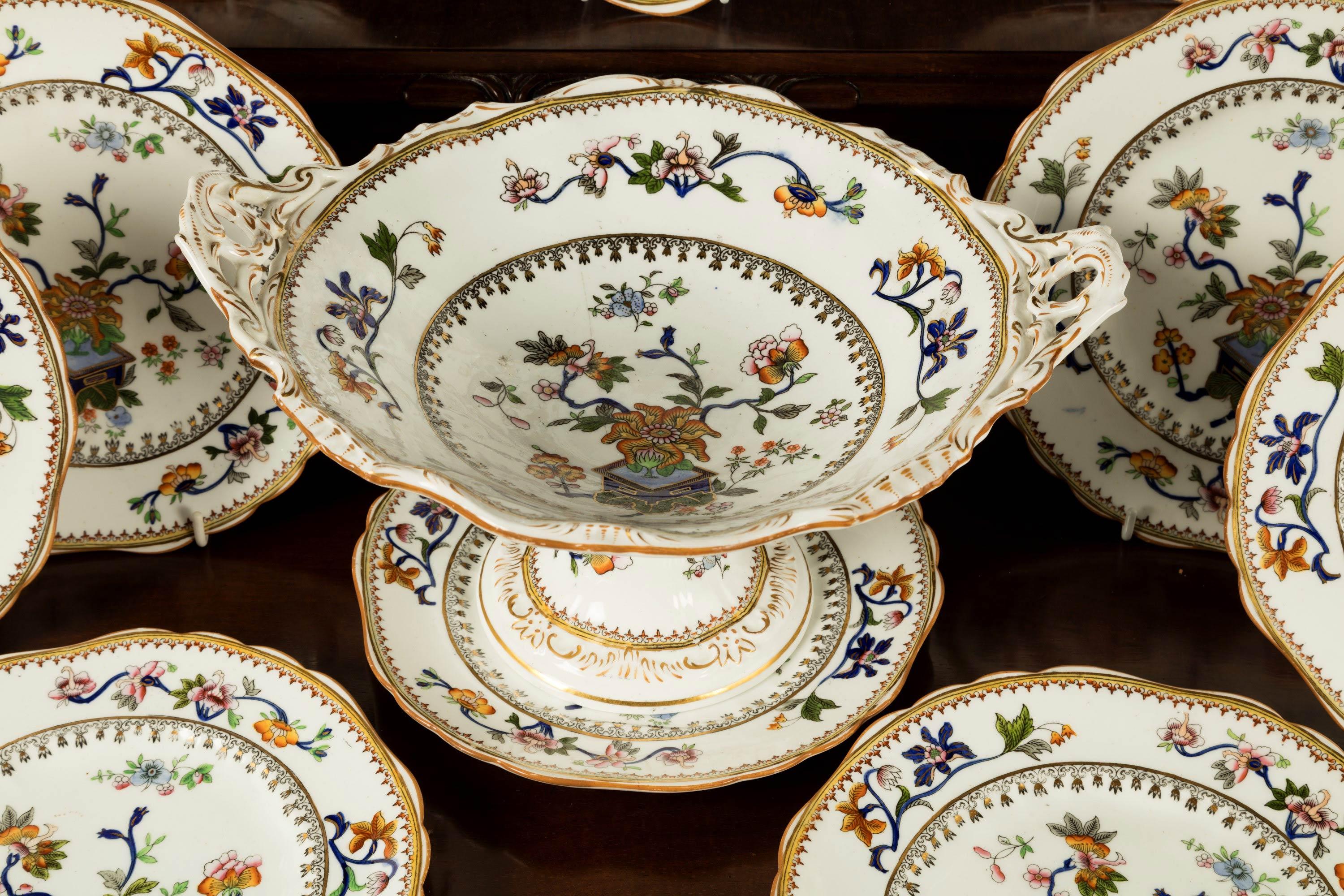 Late 19th Century Staffordshire Part Dinner Service 4