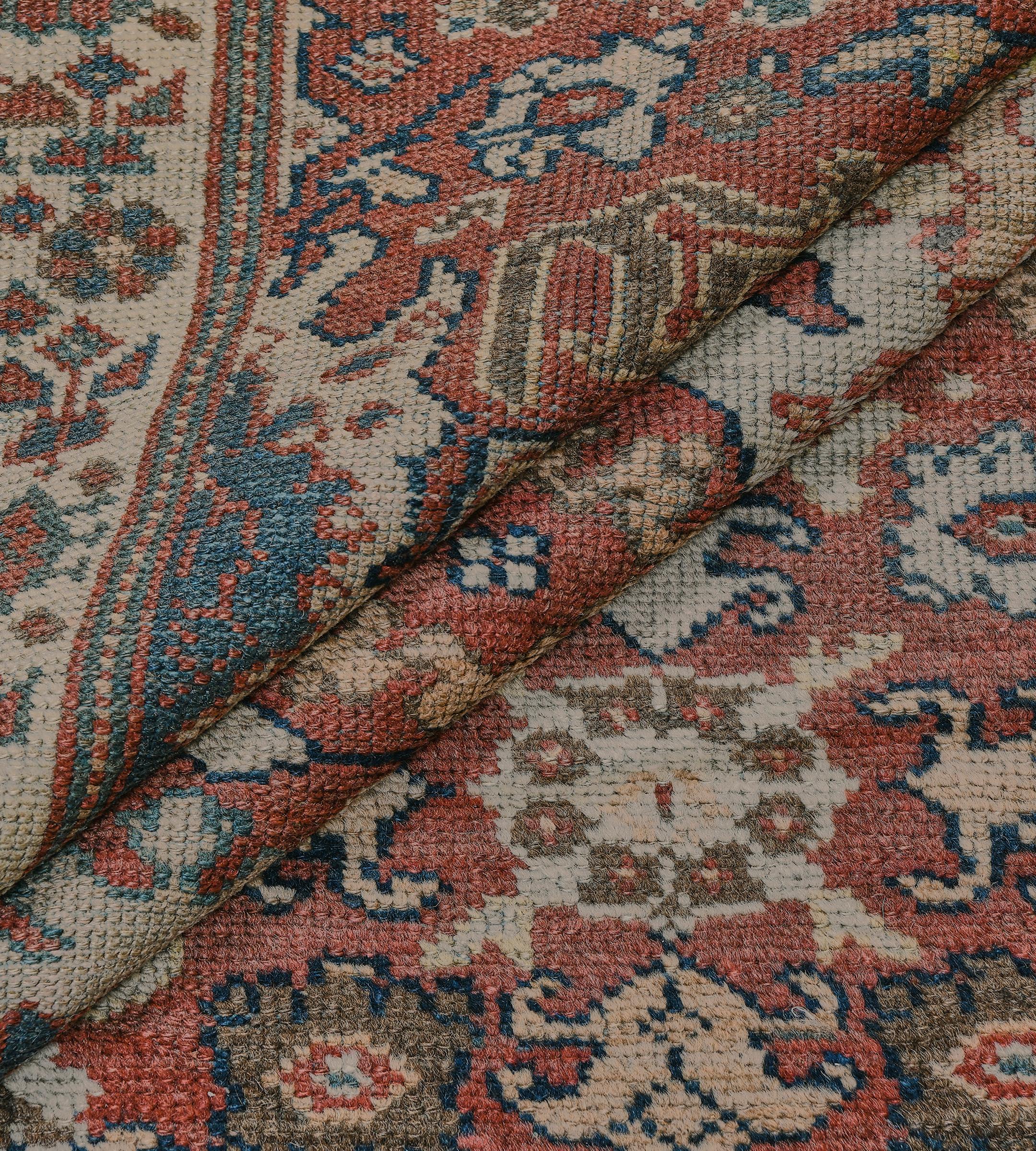 Tappeto Sultanabad Rugs della fine del XIX secolo proveniente dalla Persia occidentale in vendita 4