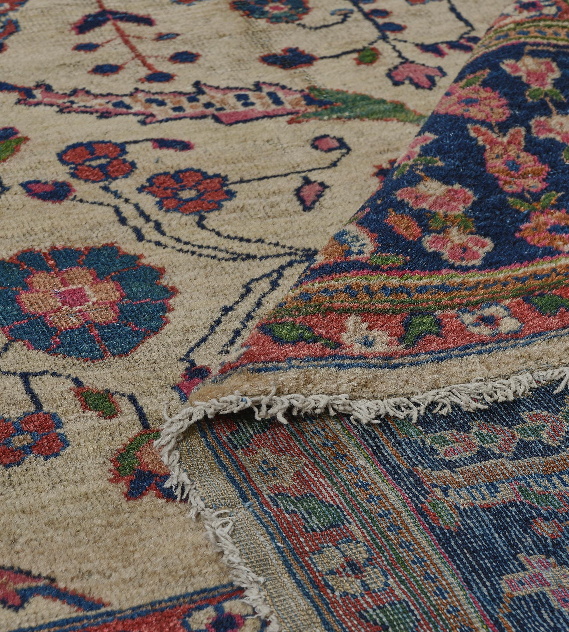Tappeto Sultanabad Rugs della fine del XIX secolo proveniente dalla Persia occidentale in vendita 4
