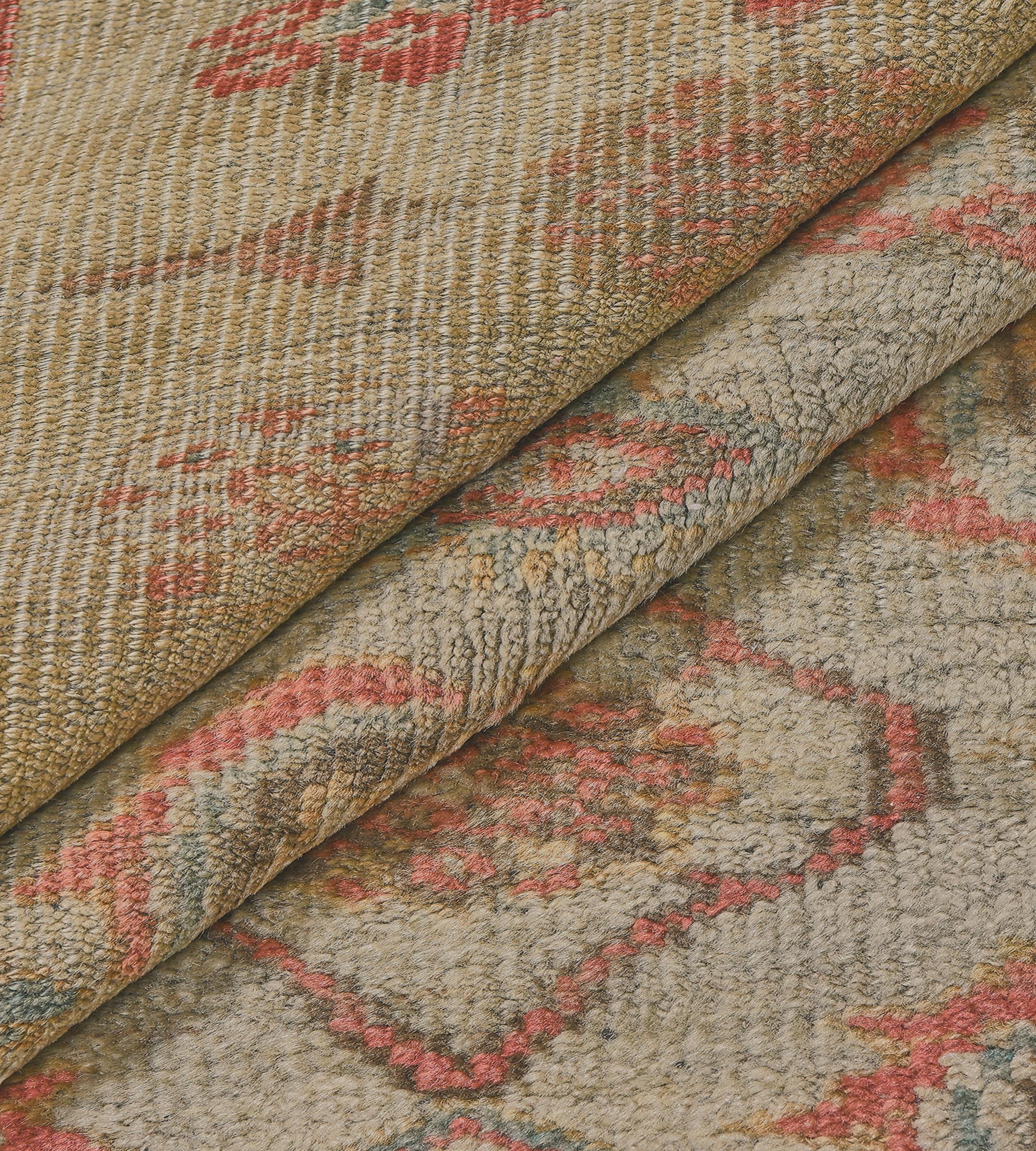 Tappeto Sultanabad Rugs della fine del XIX secolo proveniente dalla Persia occidentale in vendita 3