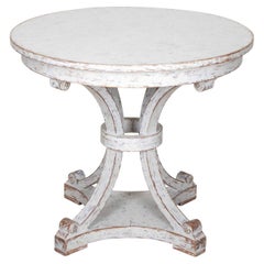 Mesa de centro sueca de finales del siglo XIX con base decorativa