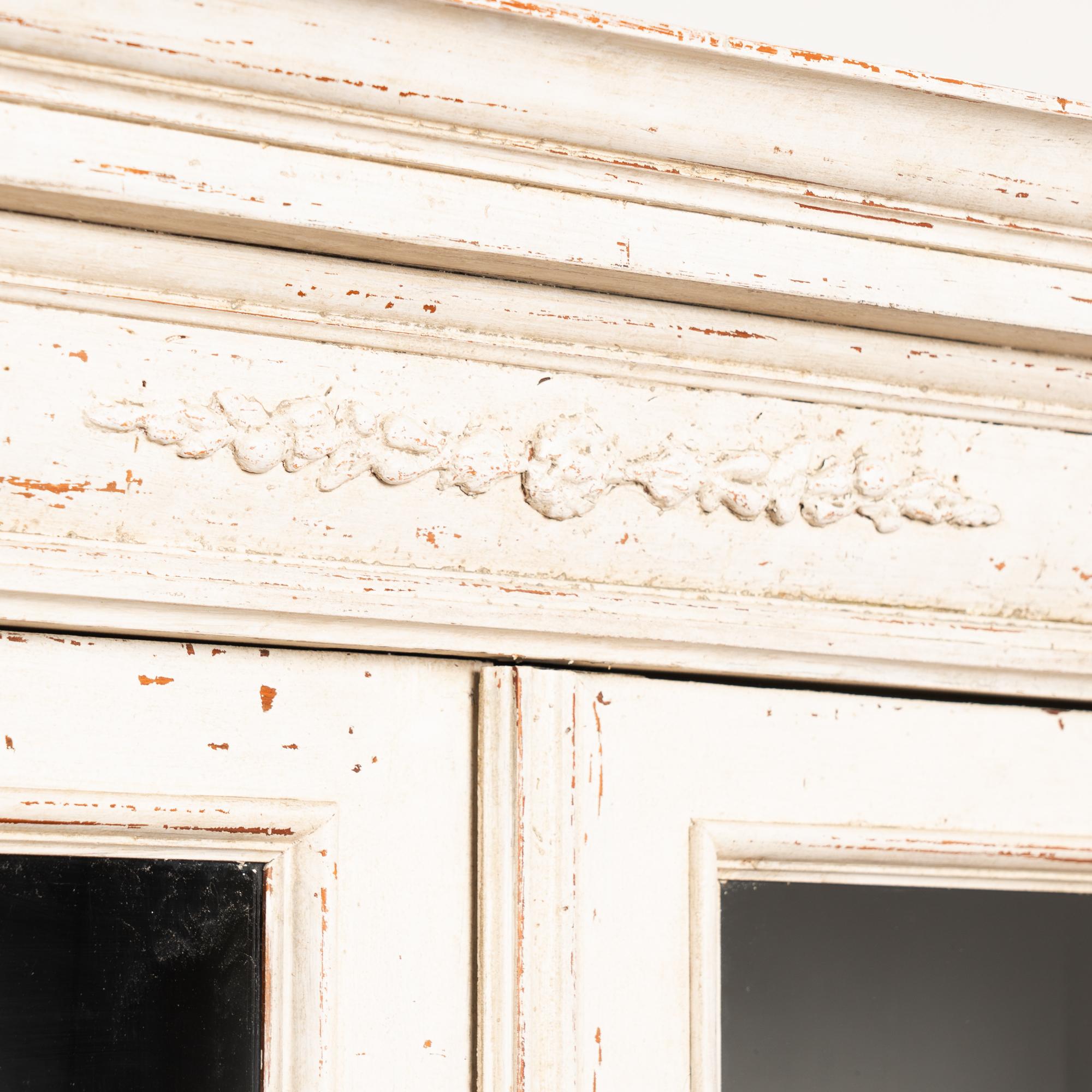 Mobile libreria bianco in stile gustaviano della fine del XIX secolo in vendita 2