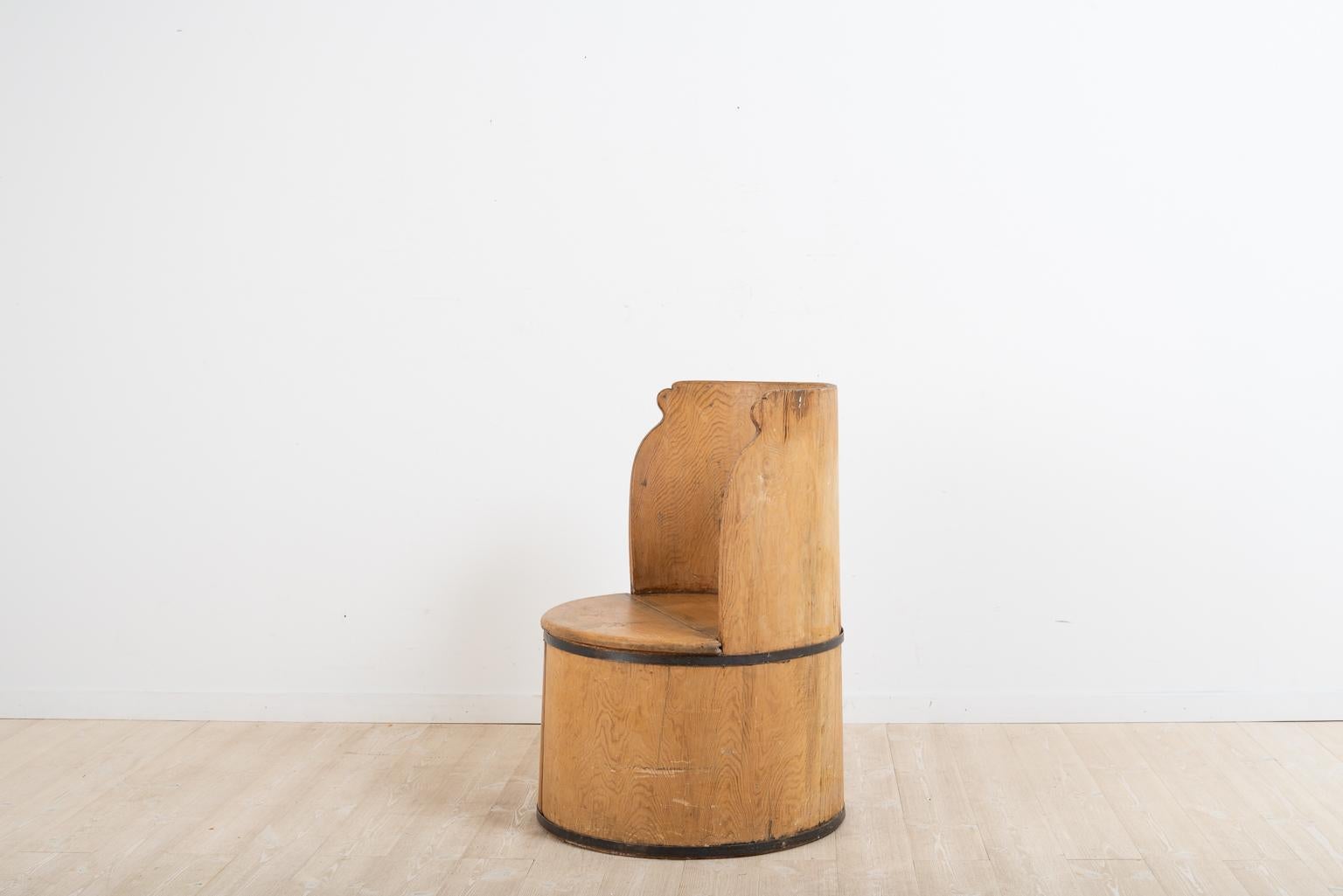 Late 19th Century Swedish Stump Chair in Solid Pine In Good Condition For Sale In Kramfors, SE