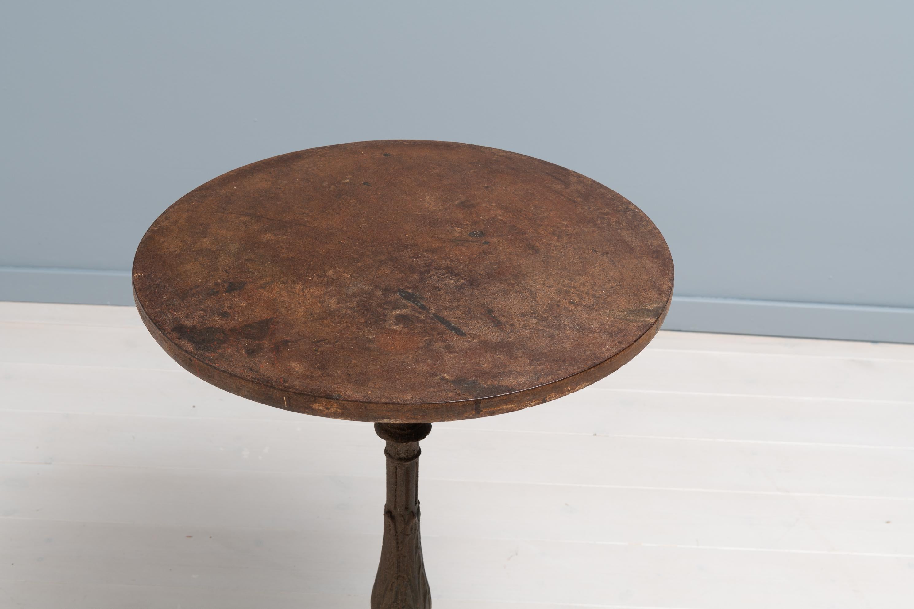 Late 19th Century Swedish Round Solid Cast Iron Table In Good Condition For Sale In Kramfors, SE