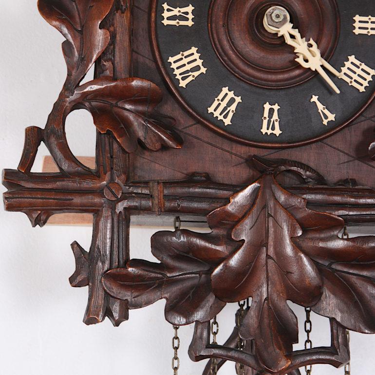 Reloj de cuco suizo tallado de finales del siglo XIX 1