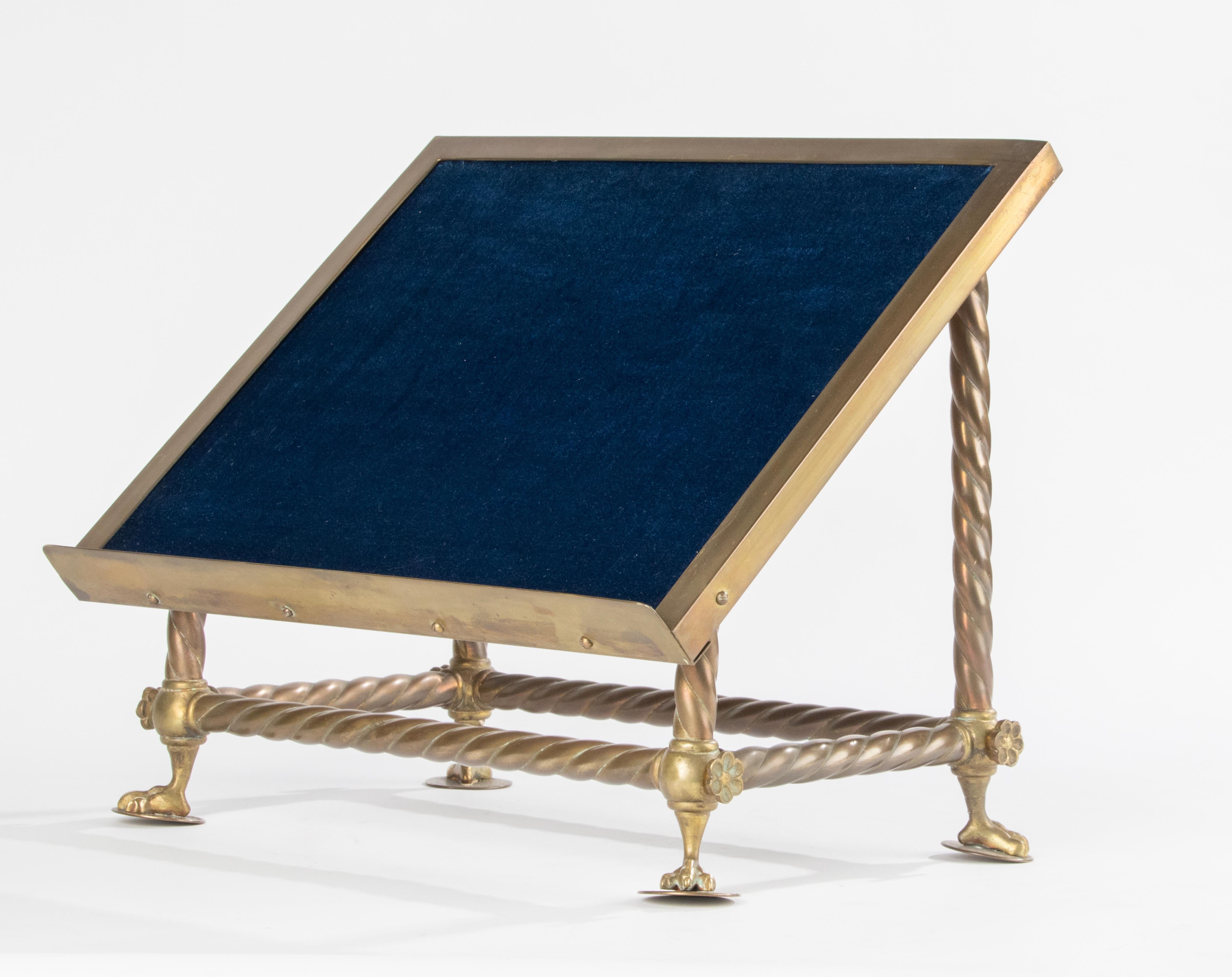 Fin du 19ème siècle Table lutrin Stand de livre - Gothique - Bronze cuivré en vente 11