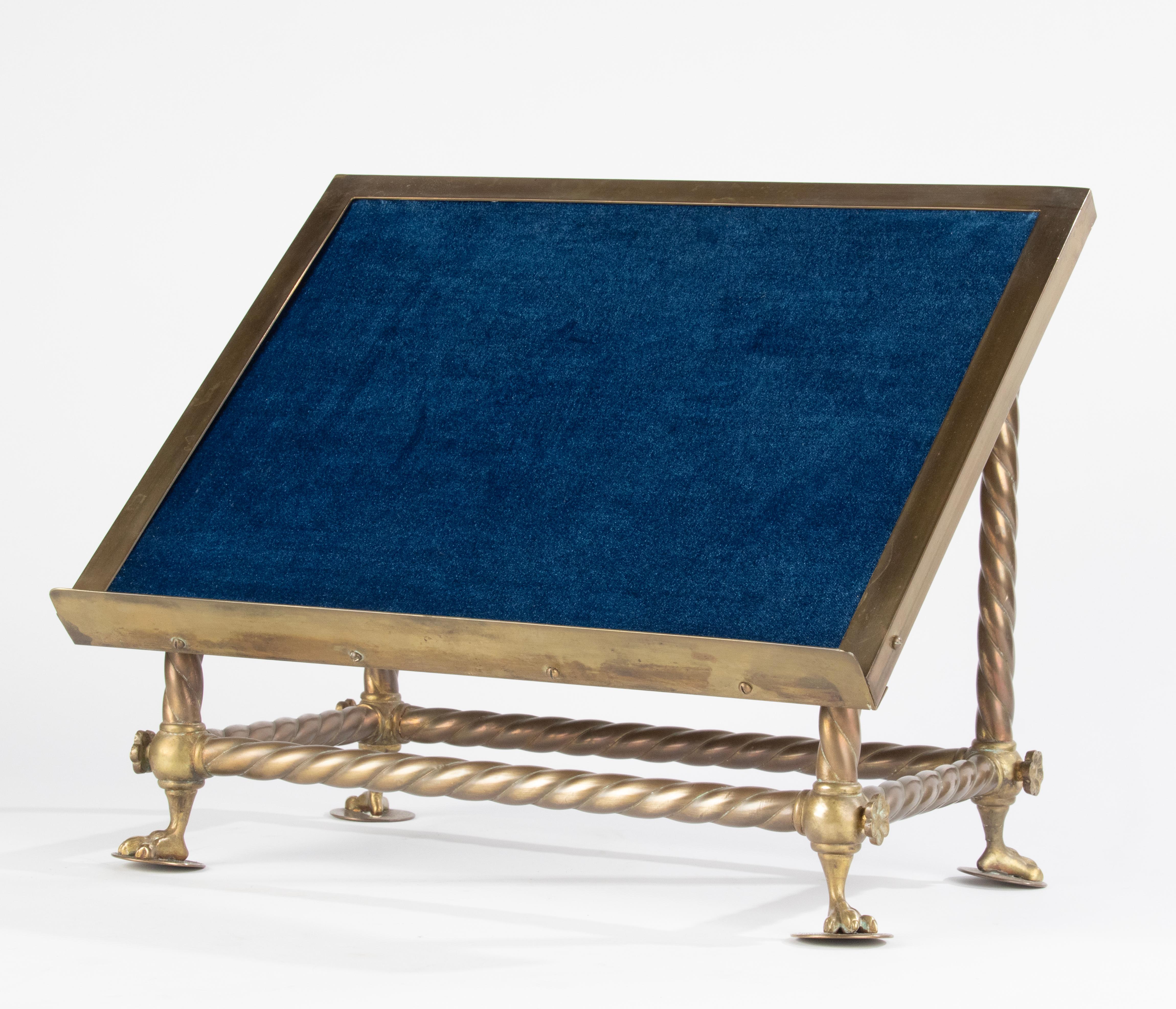 Français Fin du 19ème siècle Table lutrin Stand de livre - Gothique - Bronze cuivré en vente