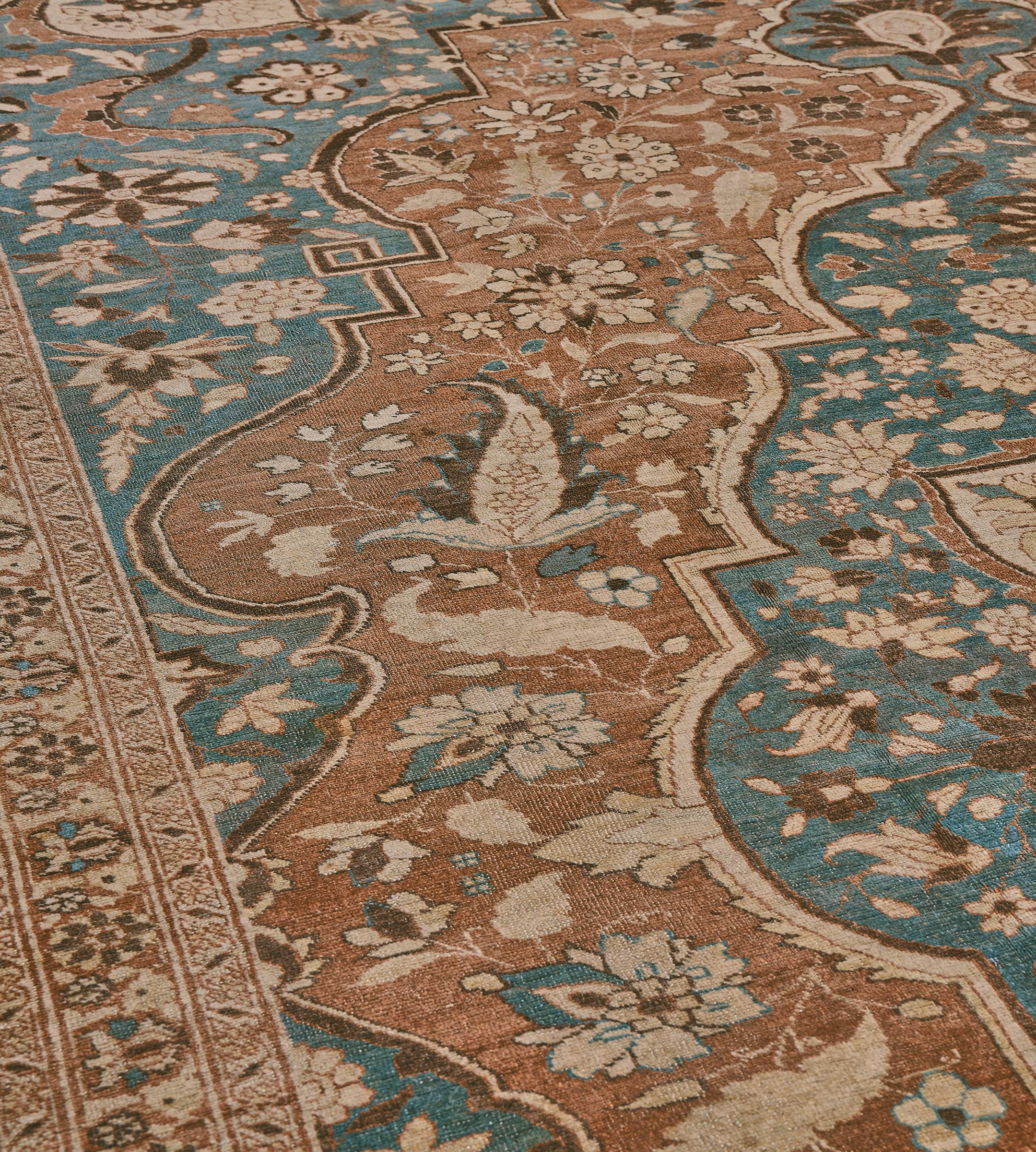 Alfombra Tabriz de finales del siglo XIX procedente del noroeste de Persia Persa en venta