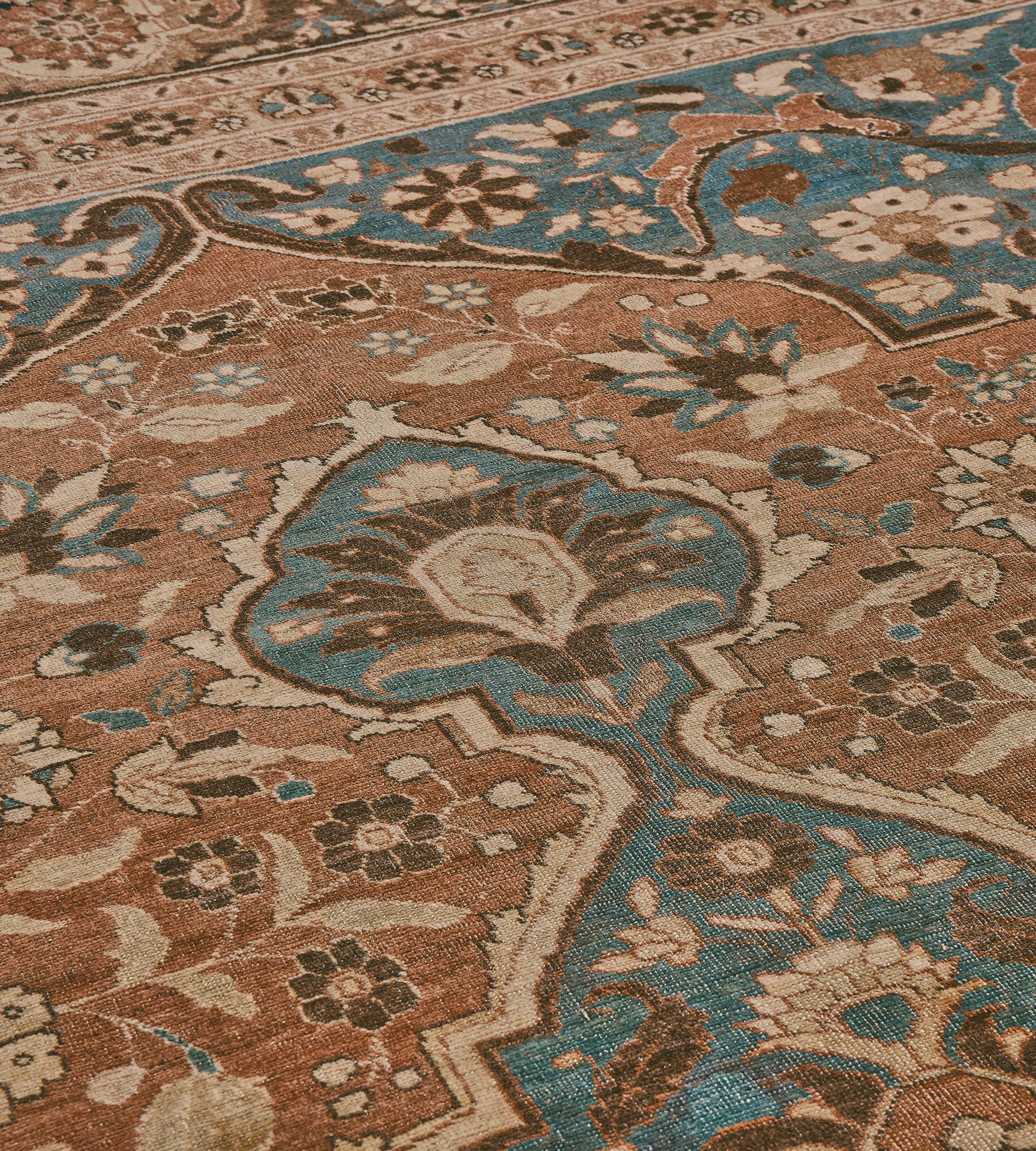 Alfombra Tabriz de finales del siglo XIX procedente del noroeste de Persia Tejido a mano en venta