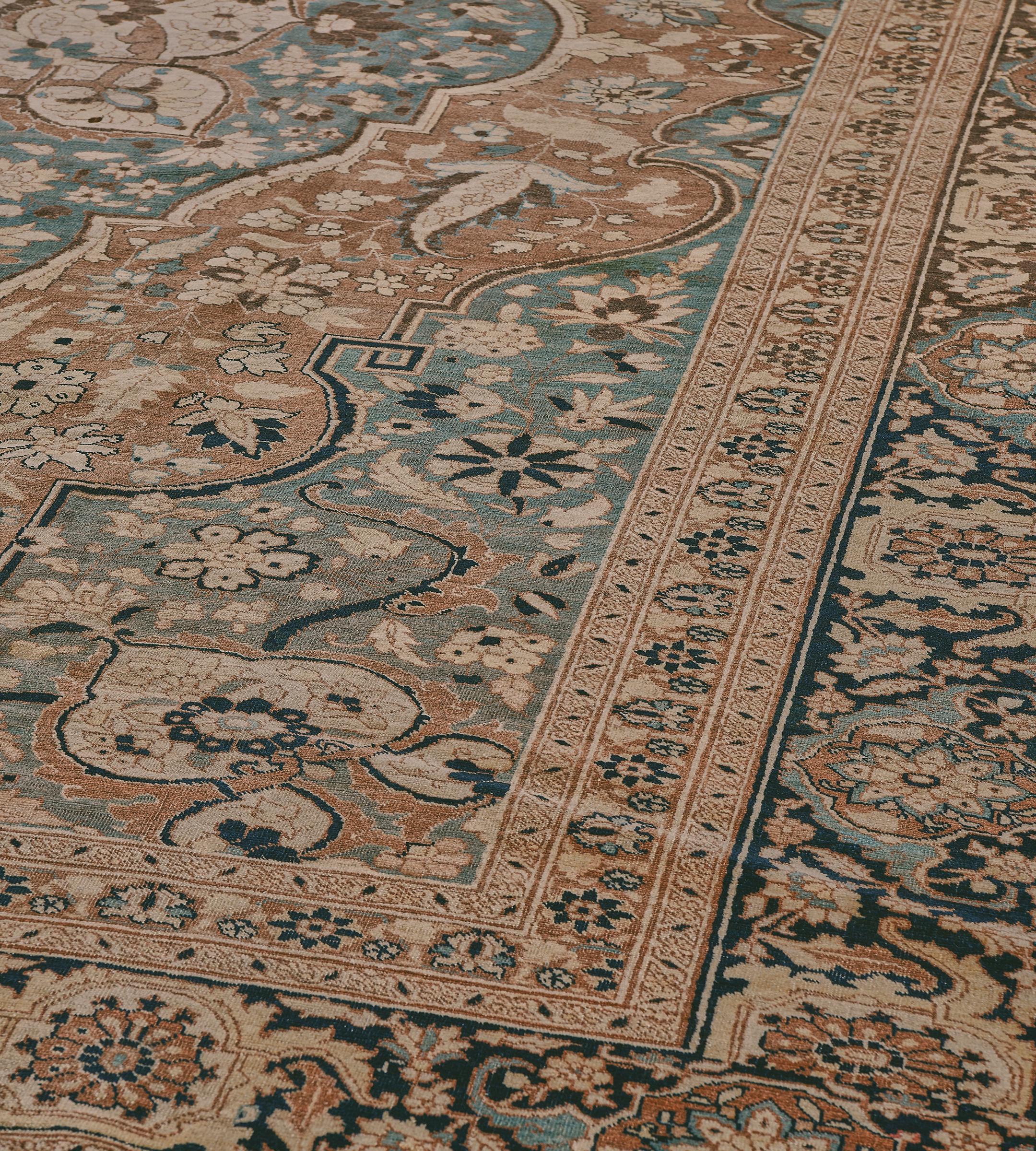 Alfombra Tabriz de finales del siglo XIX procedente del noroeste de Persia en venta 2