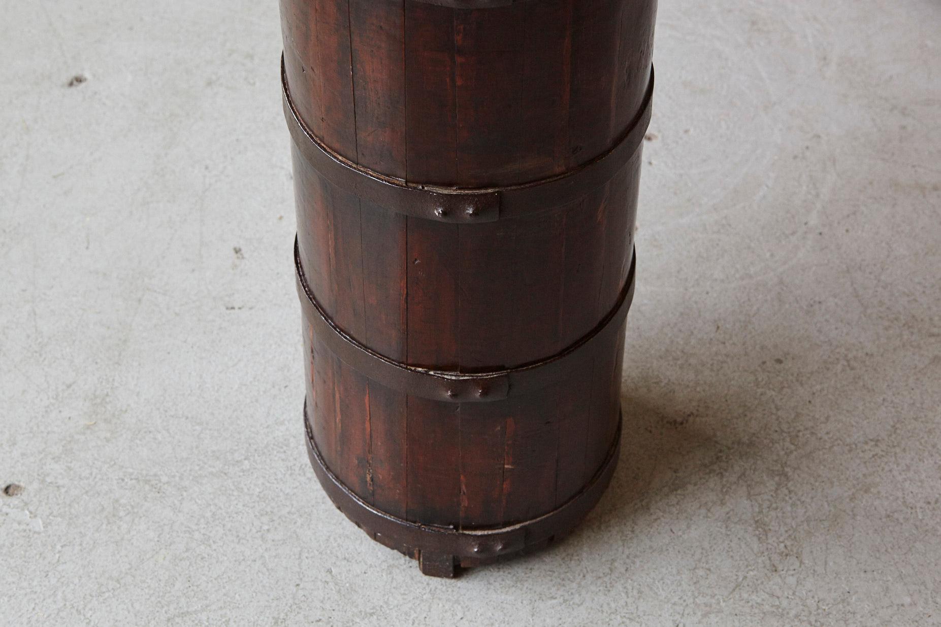 Late 19th Century Tall Chinese Fir Barrel from Zhejiang, circa 1870s 5
