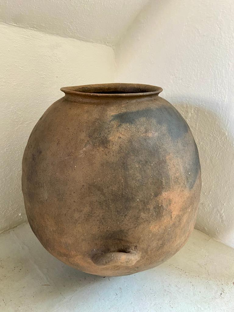 Late 19th Century Terracotta Jar from Mexico In Fair Condition In San Miguel de Allende, Guanajuato