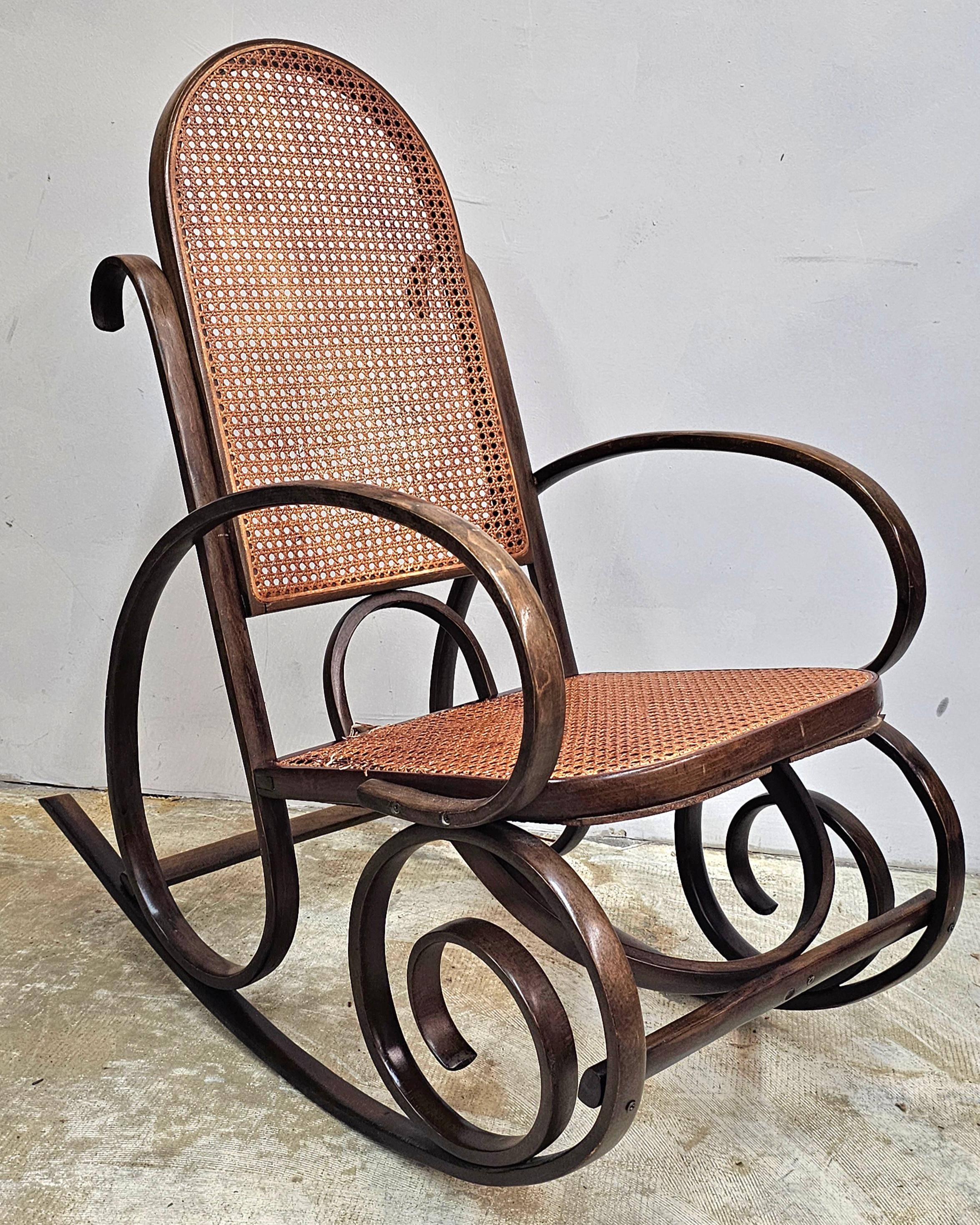 Late 19th Century Thonet #21 Bentwood and Cane Seat Arm Rocking Chair For Sale 1